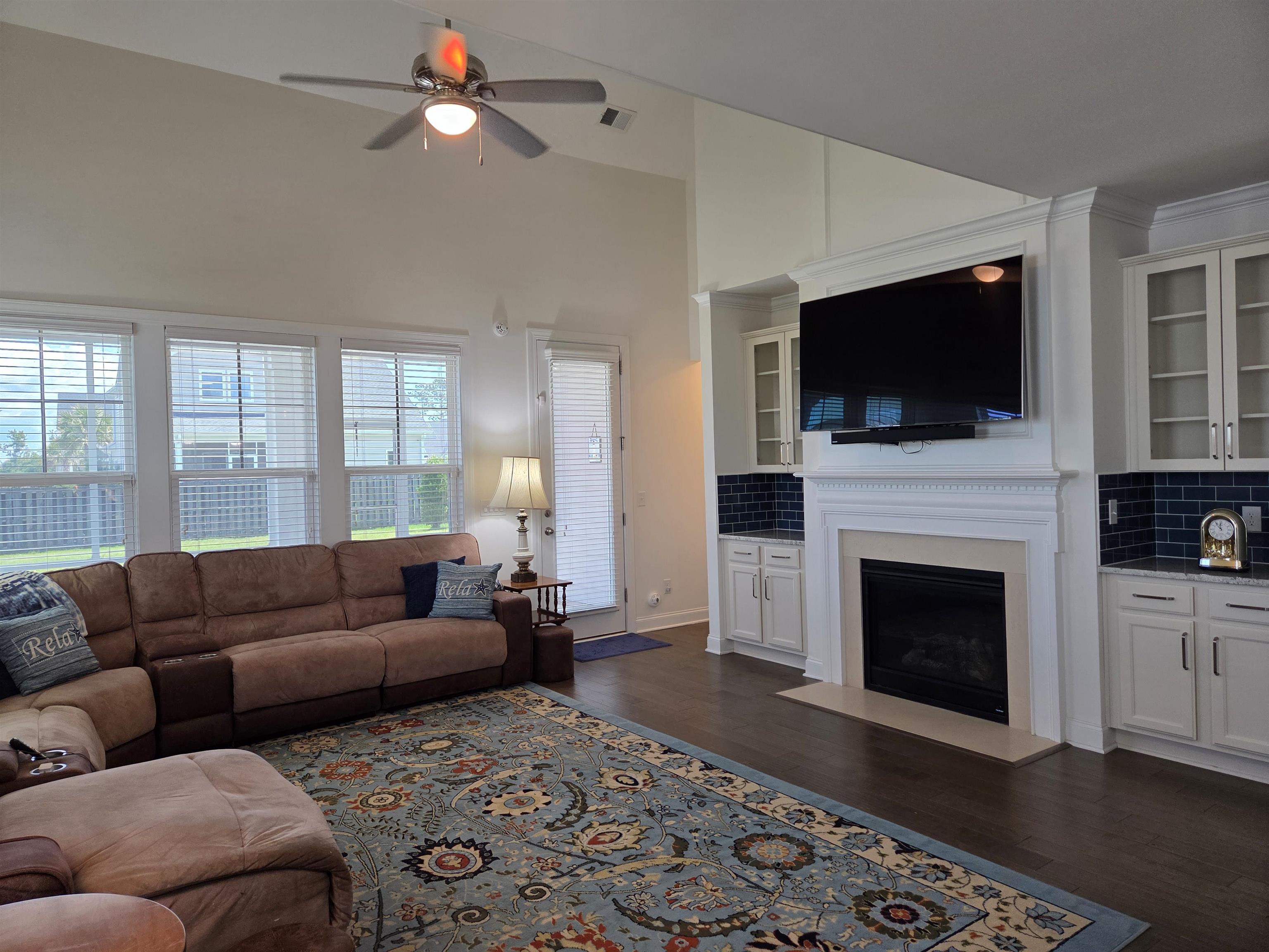 1000 Englemann Oak Dr. Property Photo 27