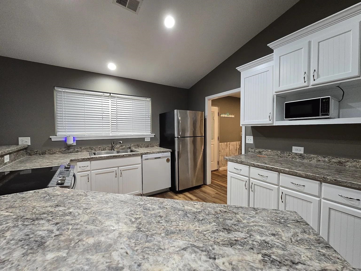 5177 Berkeley Ct. Property Photo 4