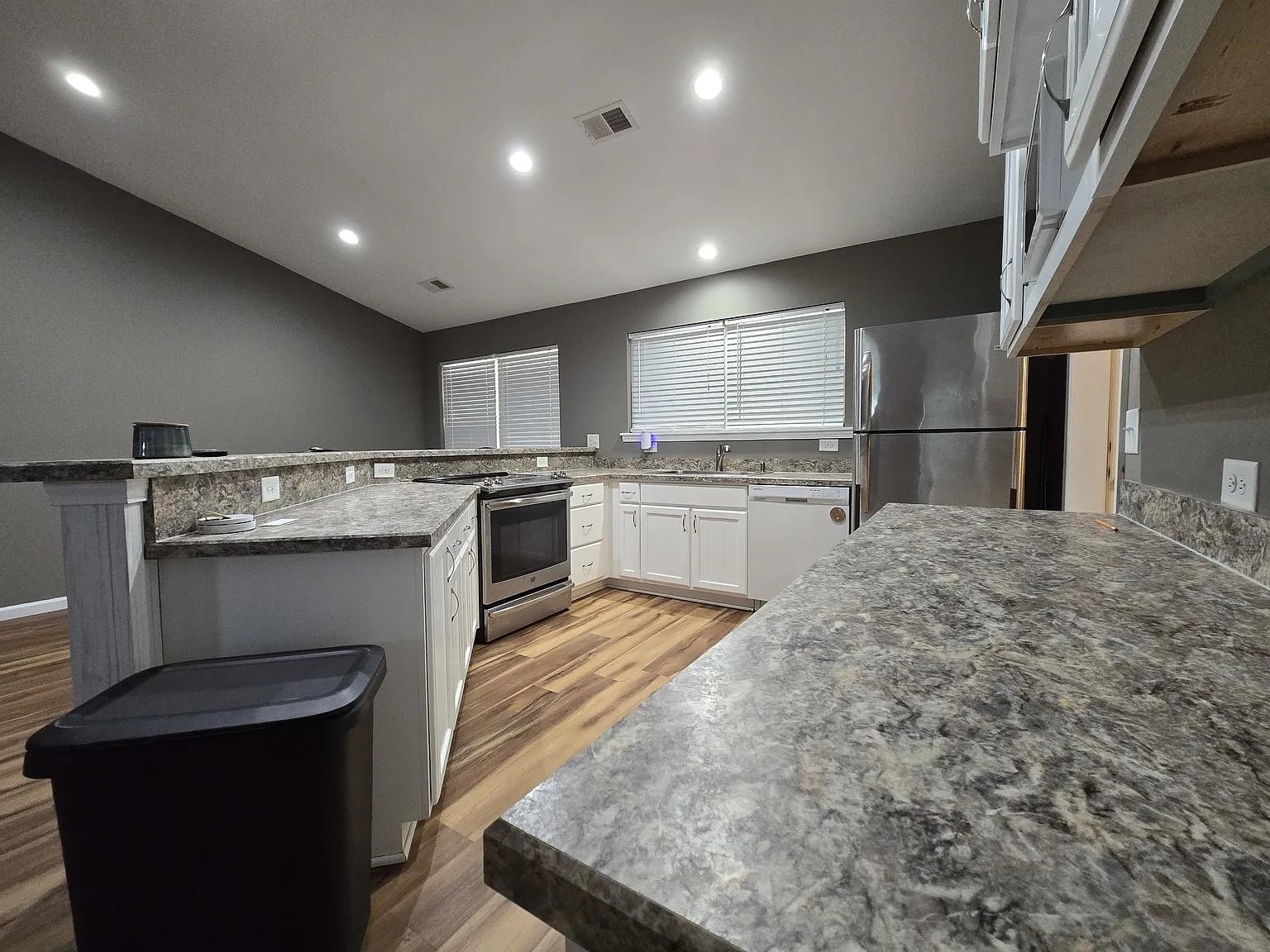 5177 Berkeley Ct. Property Photo 5