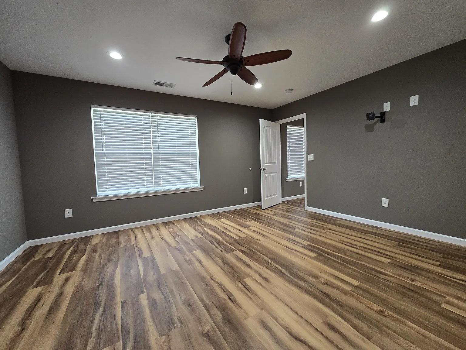 5177 Berkeley Ct. Property Photo 7