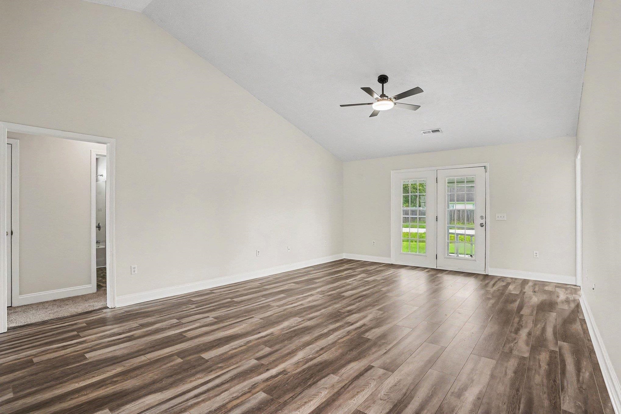 970 Eaglet Circle Property Photo 5