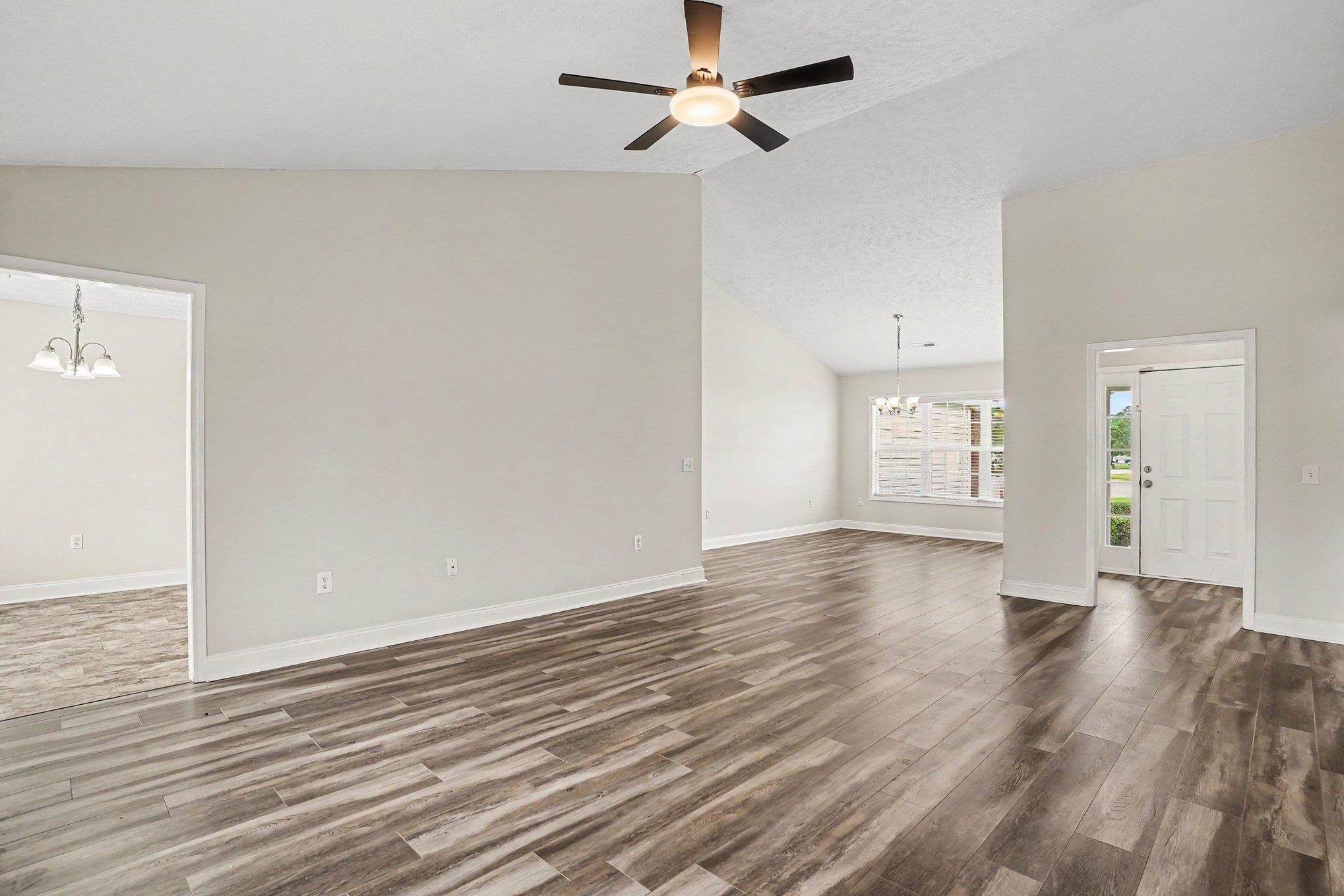 970 Eaglet Circle Property Photo 6