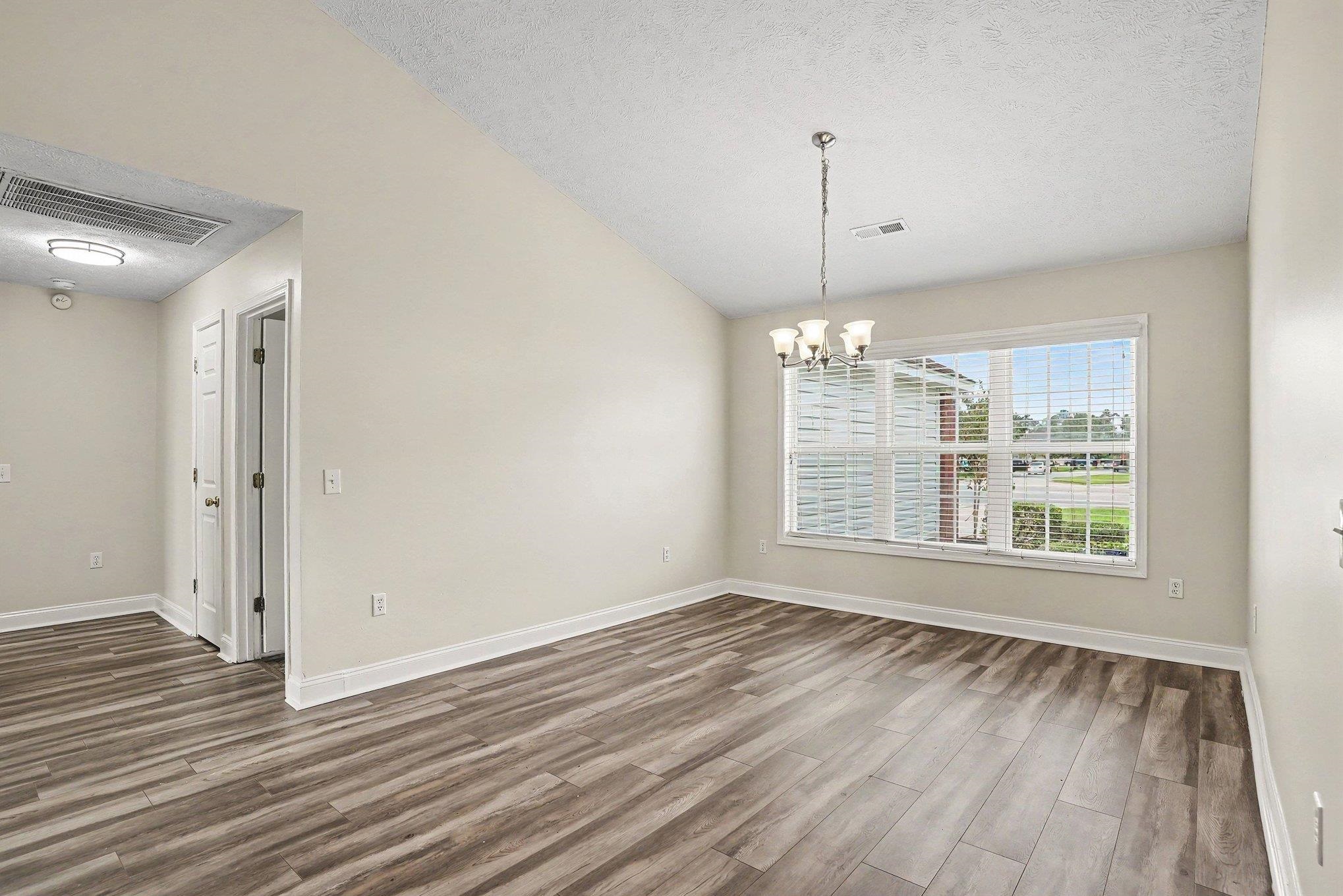 970 Eaglet Circle Property Photo 8