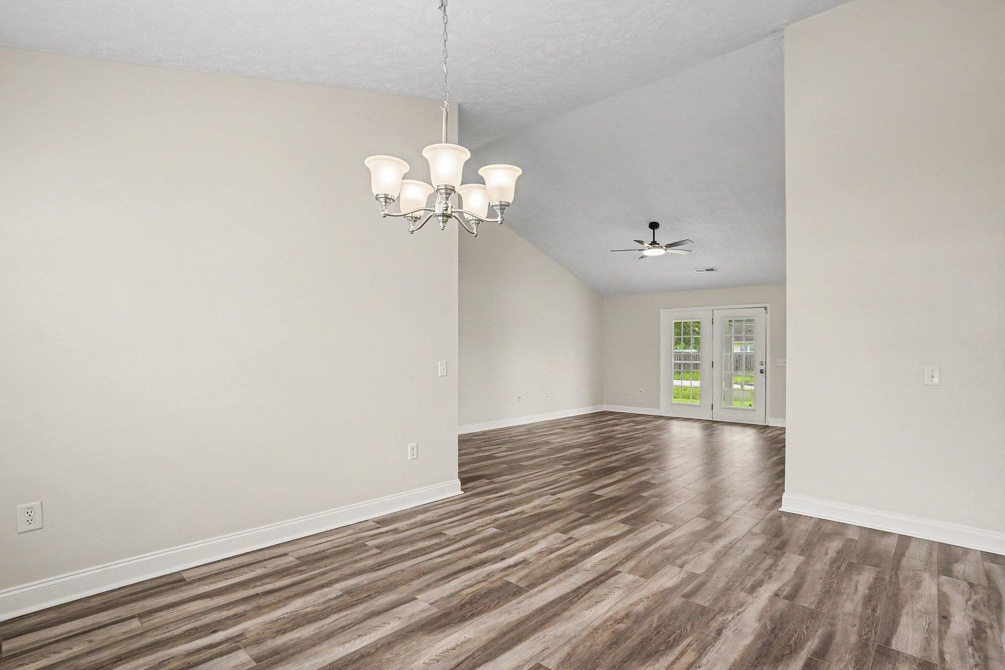 970 Eaglet Circle Property Photo 9