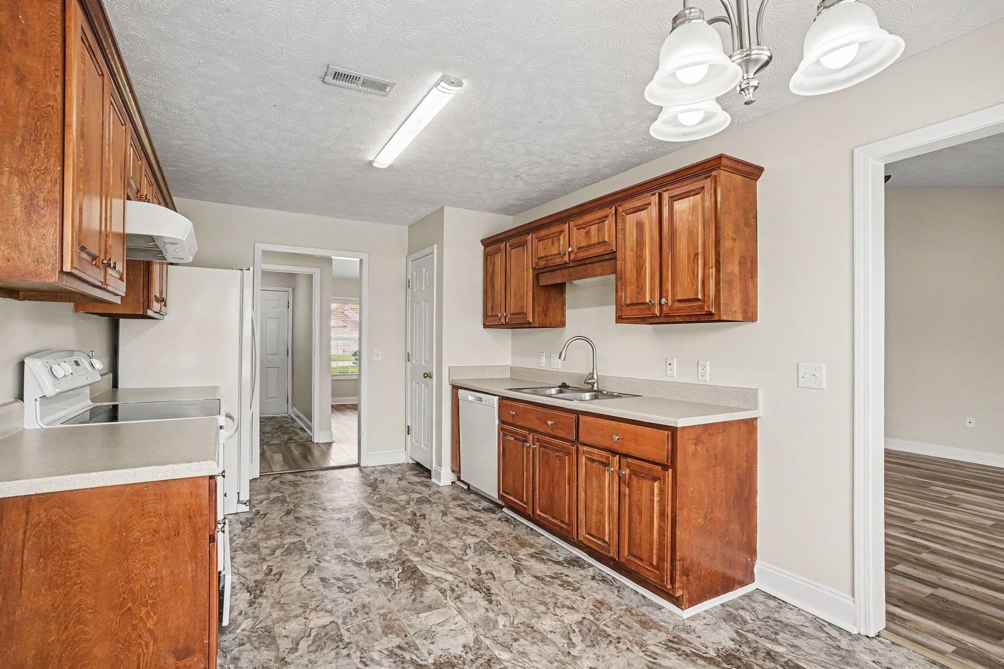 970 Eaglet Circle Property Photo 12