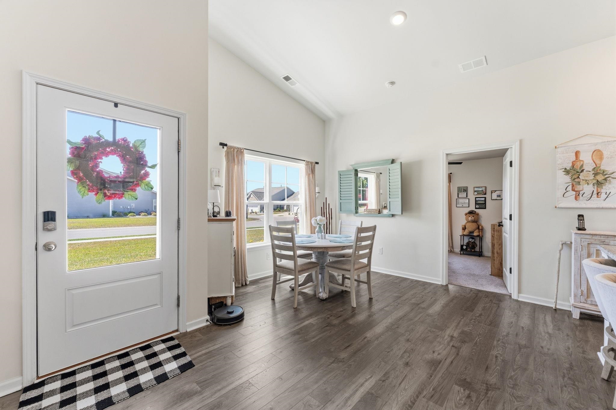 1572 Jardine Loop Property Photo 8