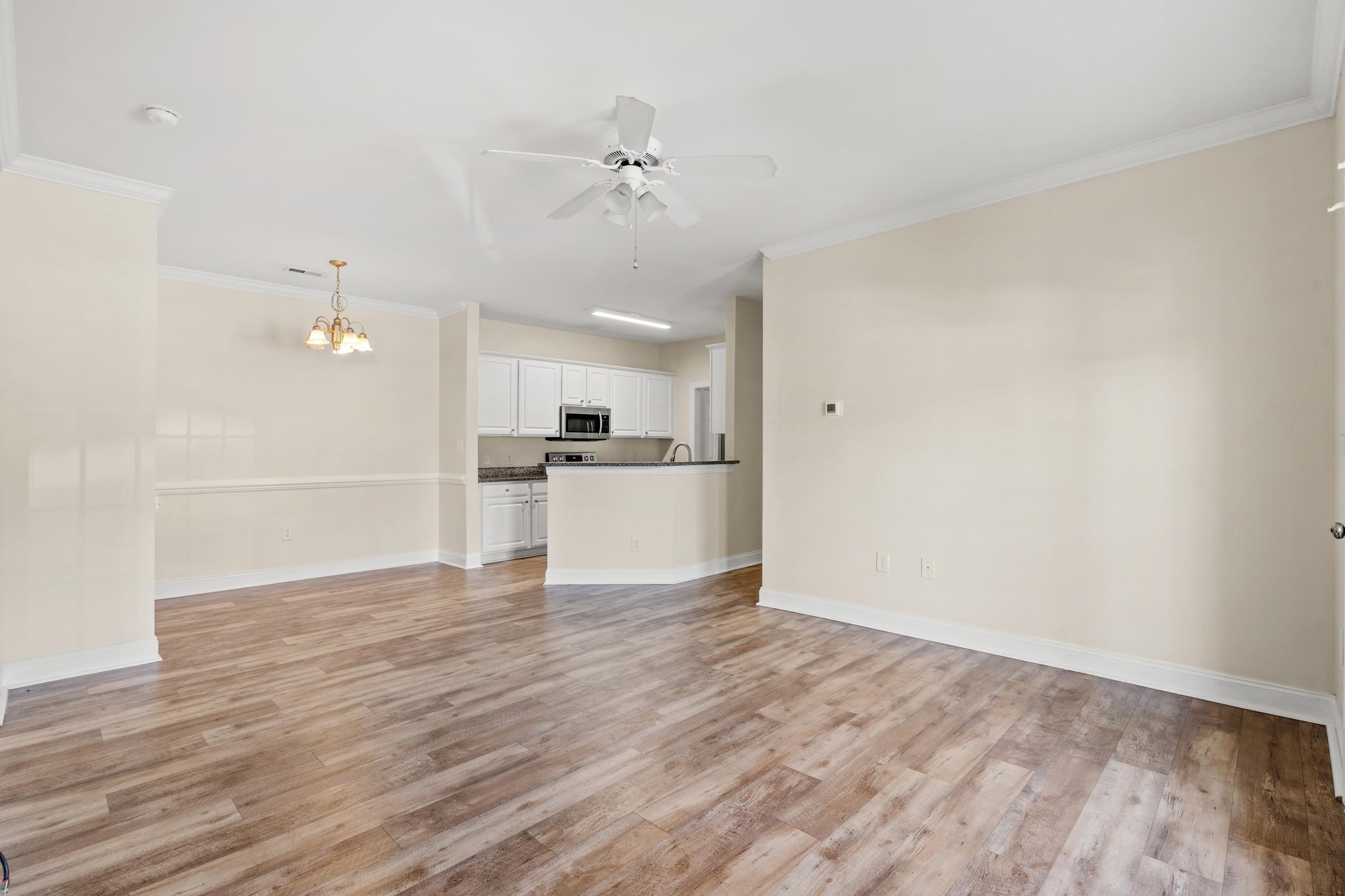 2057 Silvercrest Dr. Property Photo 5