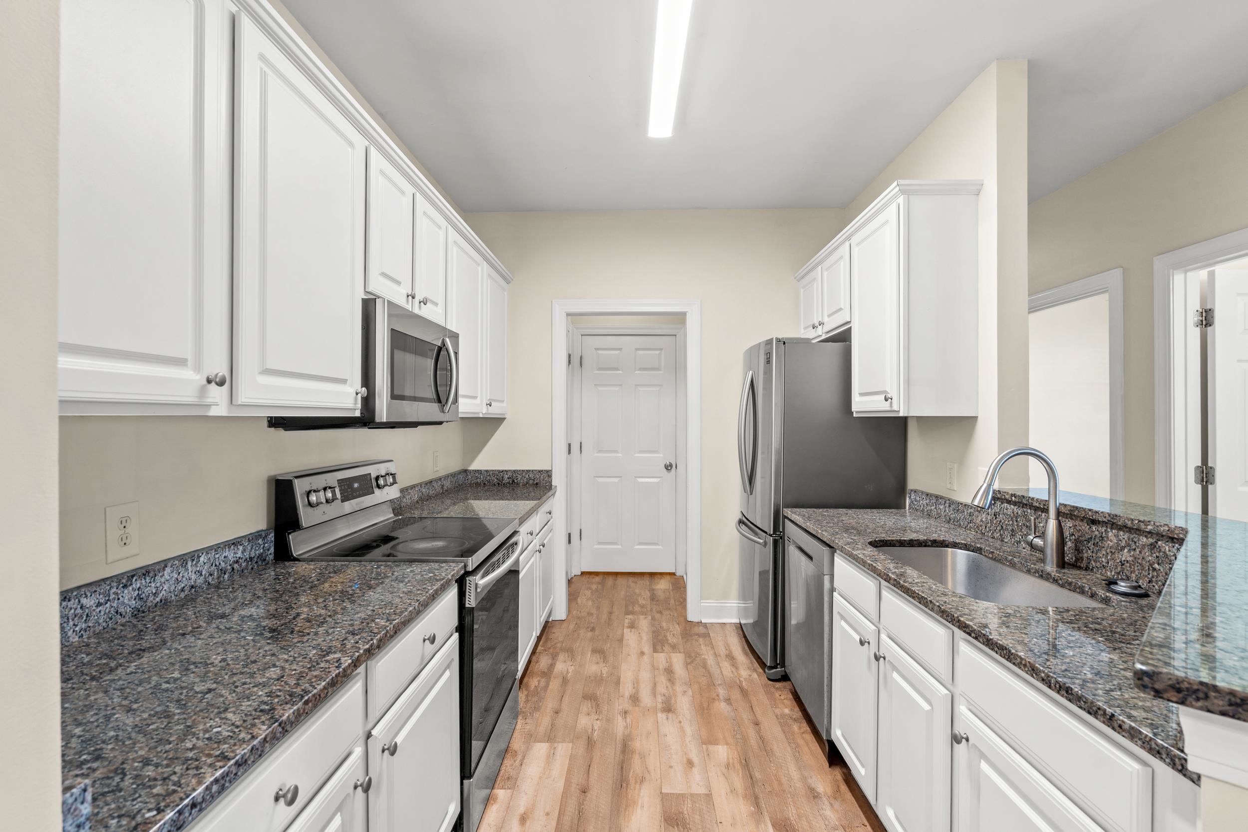 2057 Silvercrest Dr. Property Photo 8