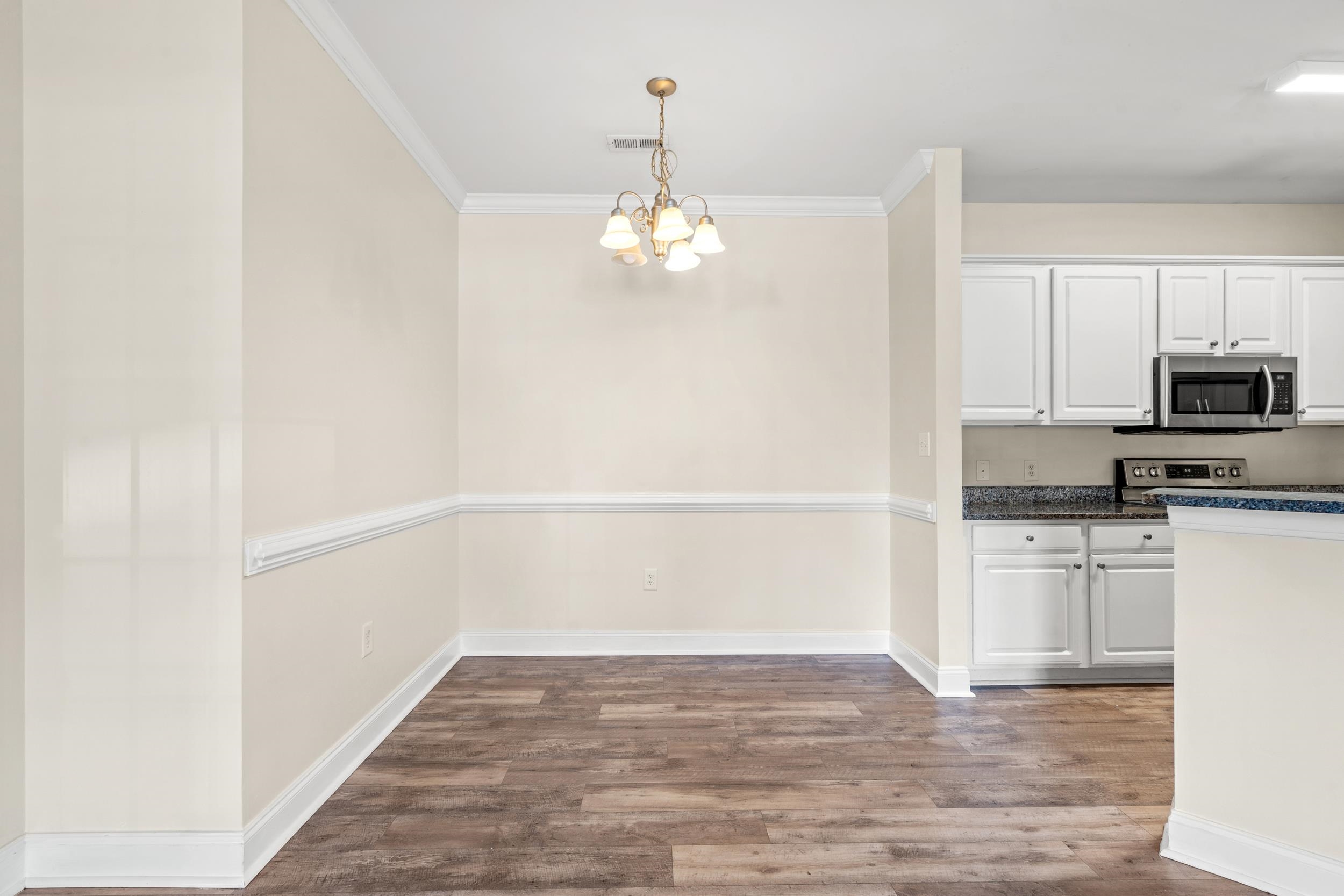 2057 Silvercrest Dr. Property Photo 10