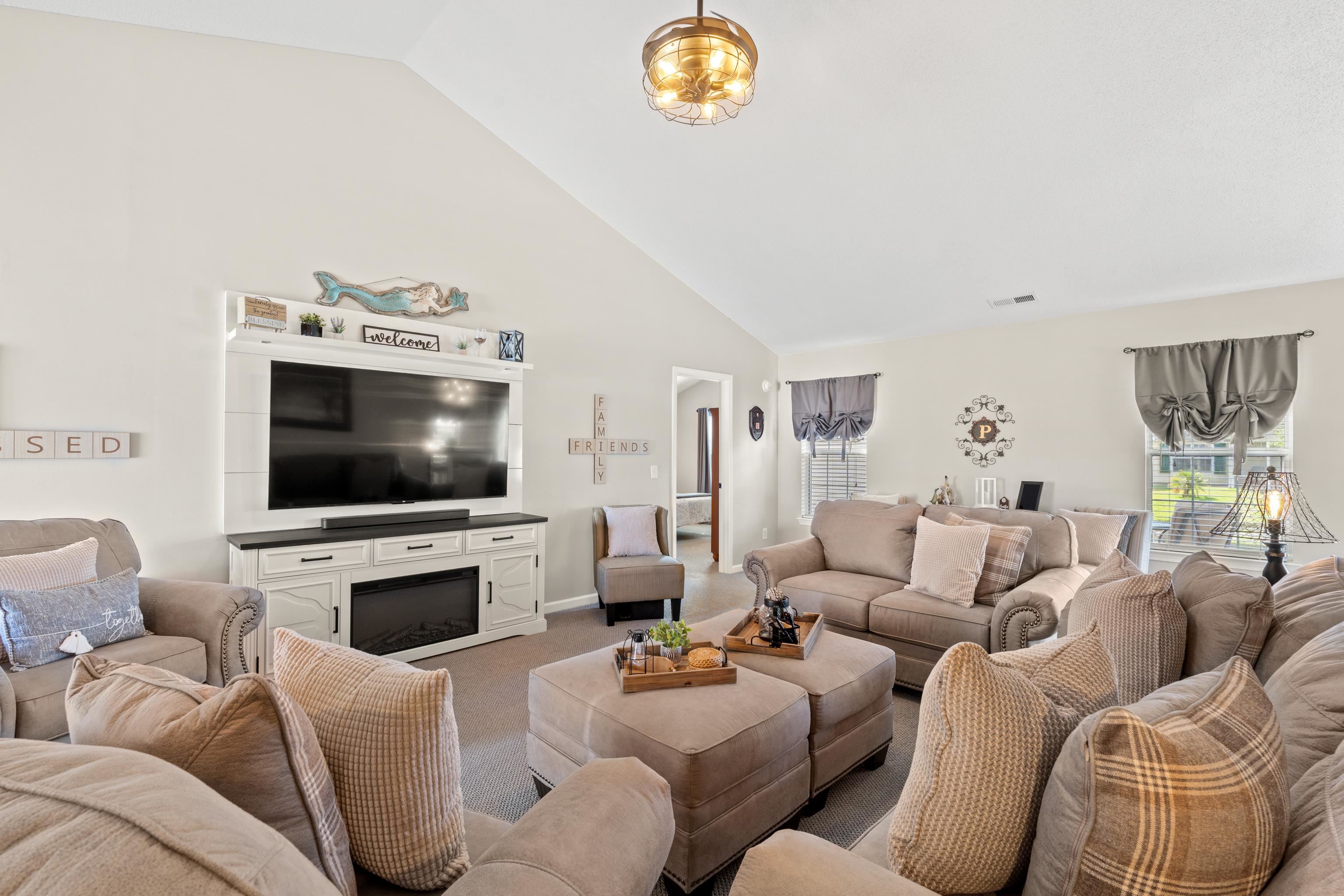 532 Drake Ln. Property Photo 3