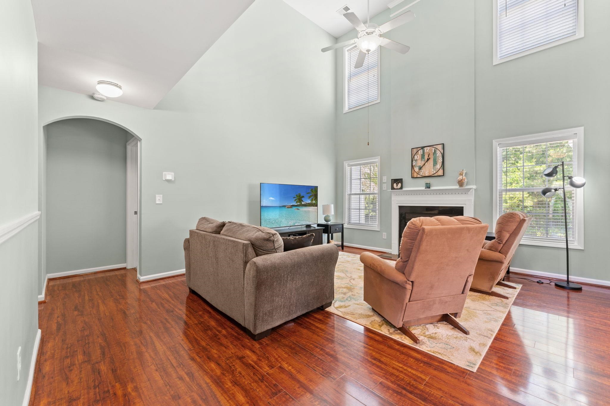 2418 Windmill Way Property Photo 7