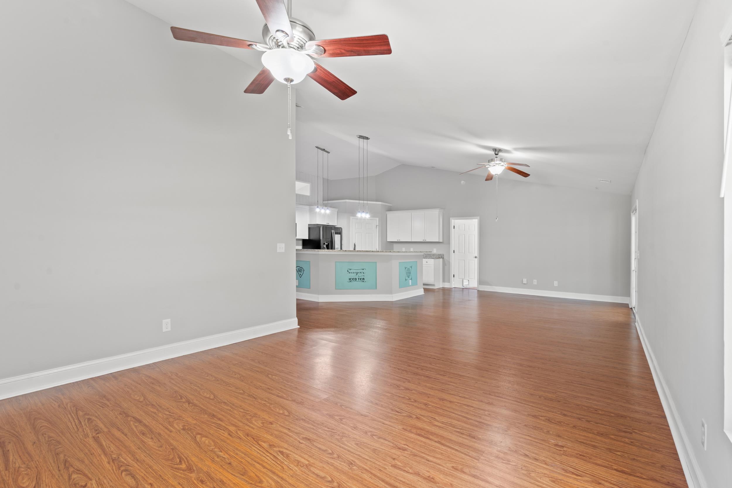 700 Alexis Dr. Property Photo 3