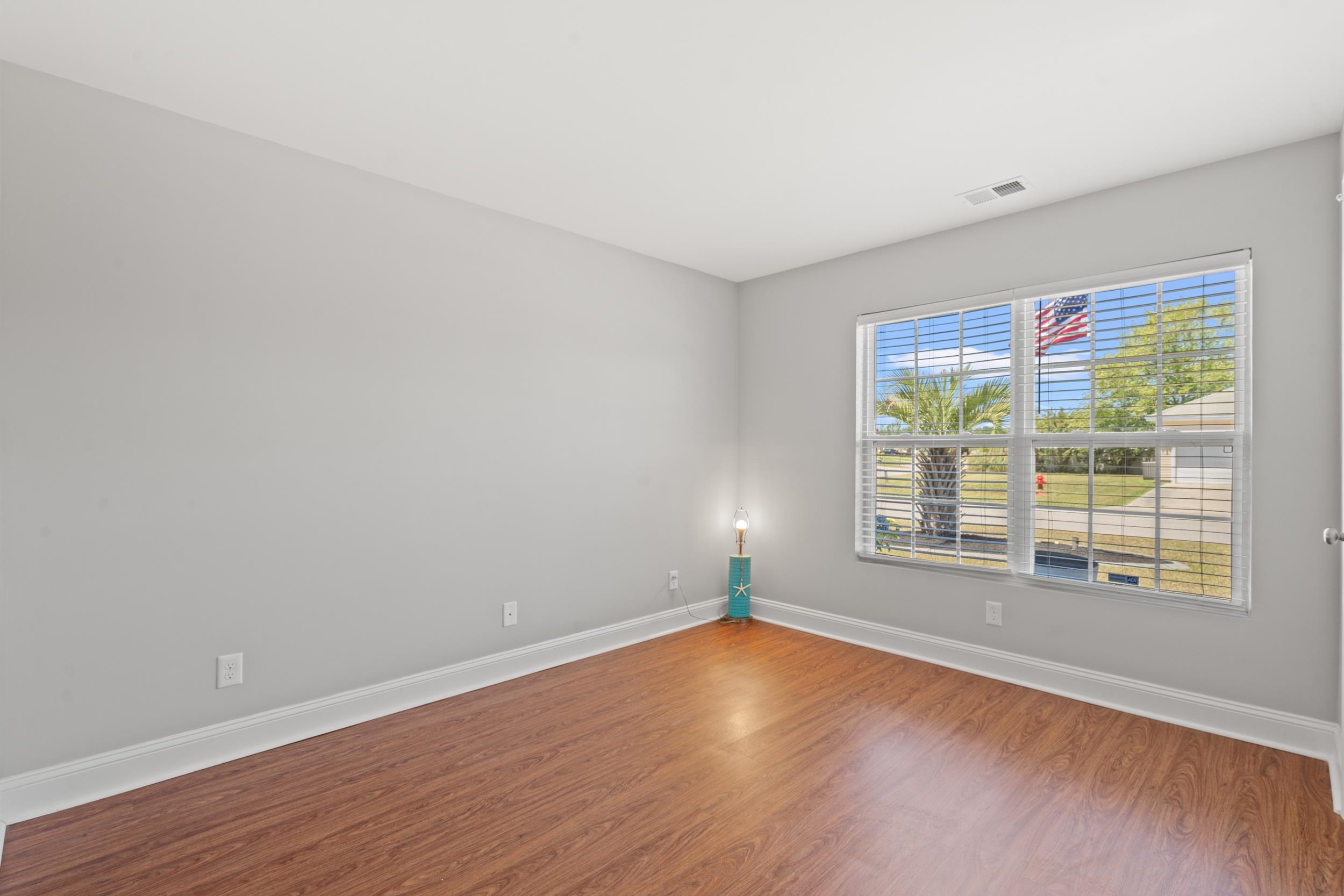 700 Alexis Dr. Property Photo 12