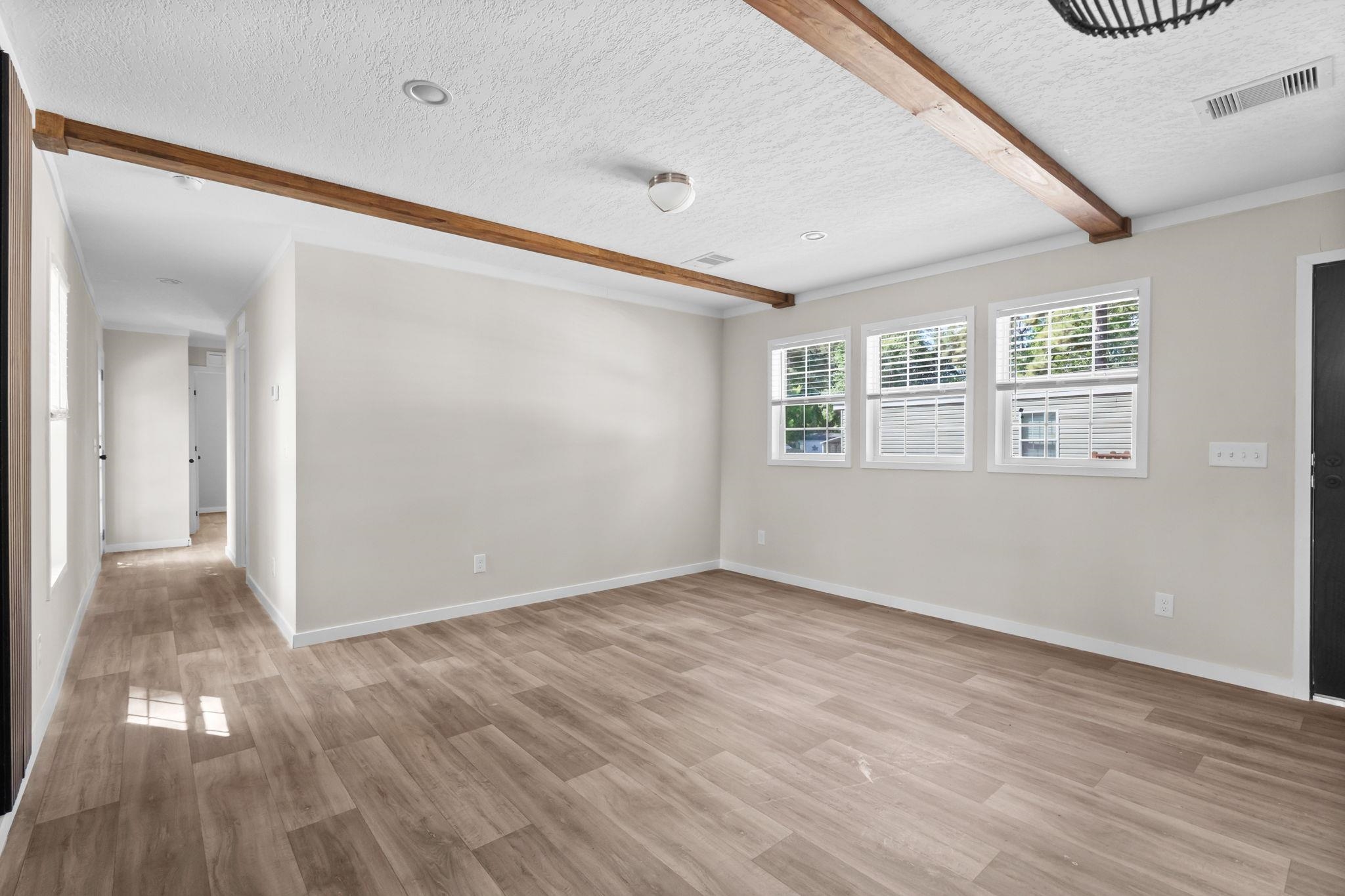 4 Islander Ct. Property Photo 5