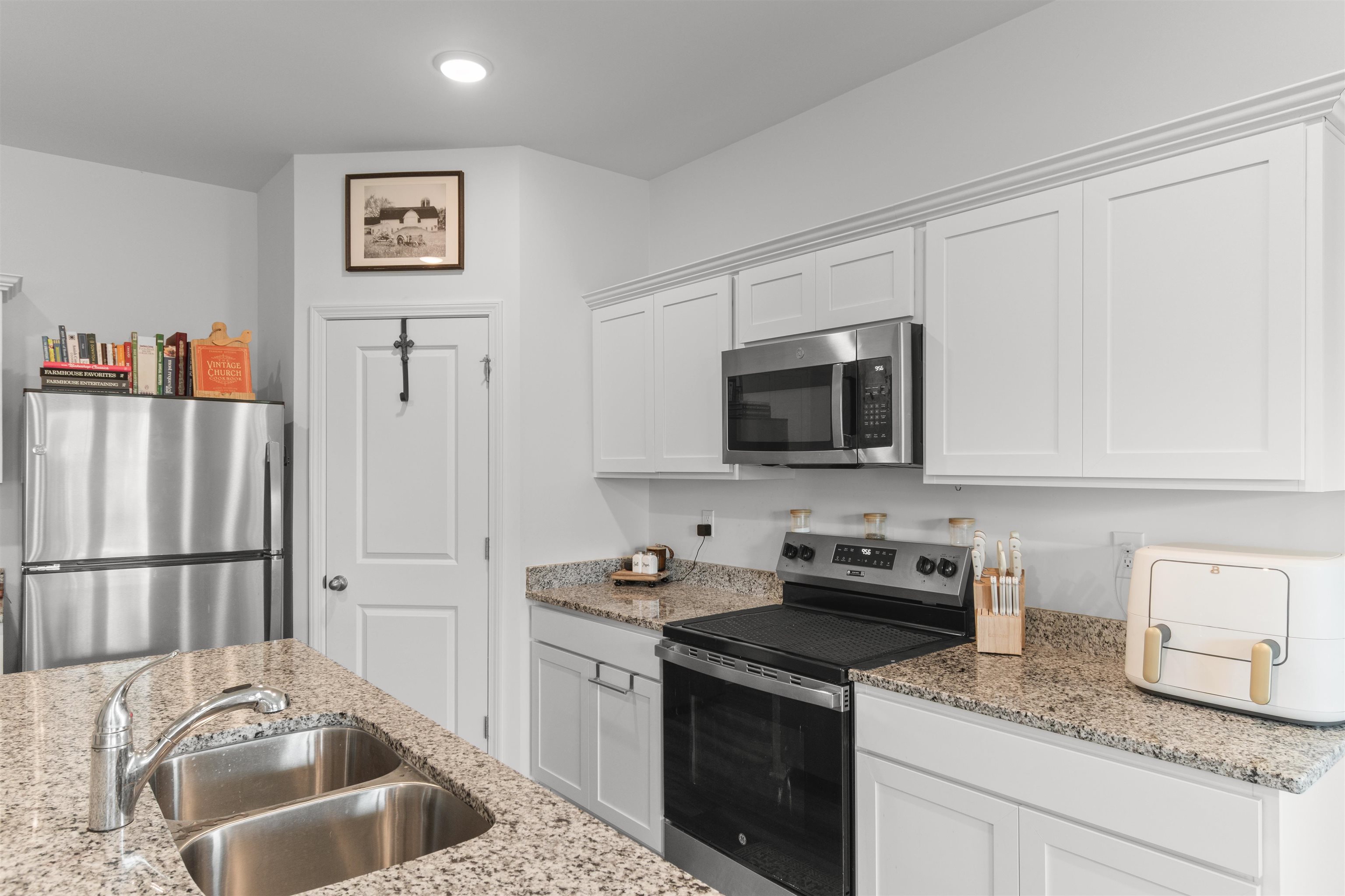 620 Muster Field Ct. Property Photo 8