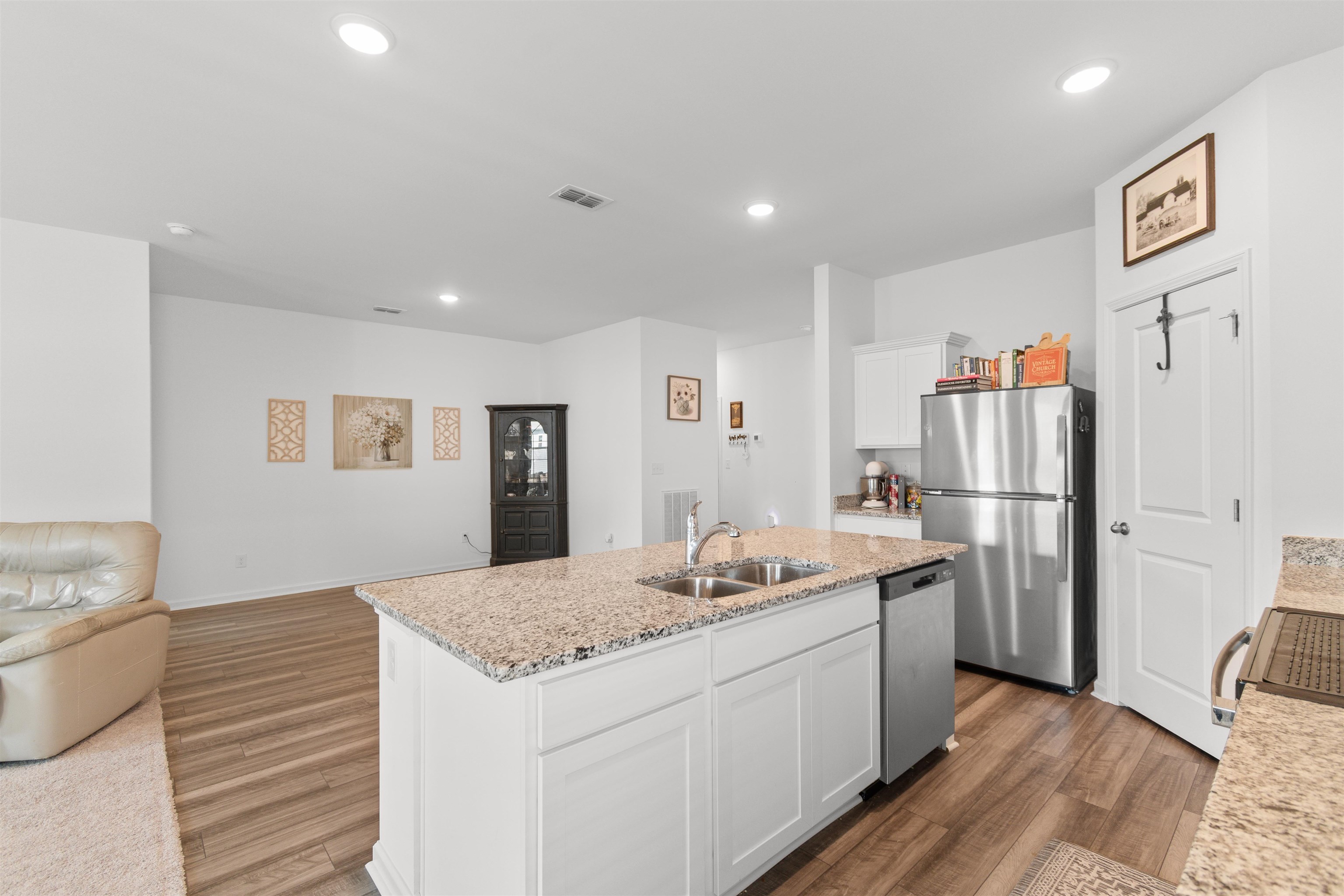 620 Muster Field Ct. Property Photo 9