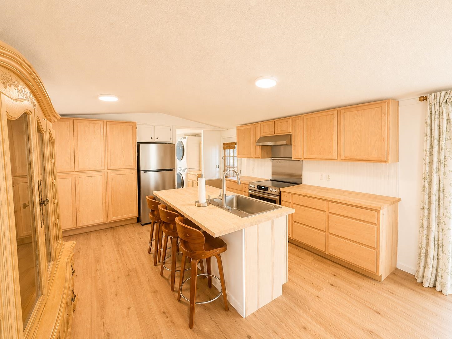 151 Crooked Island Circle Property Photo 2