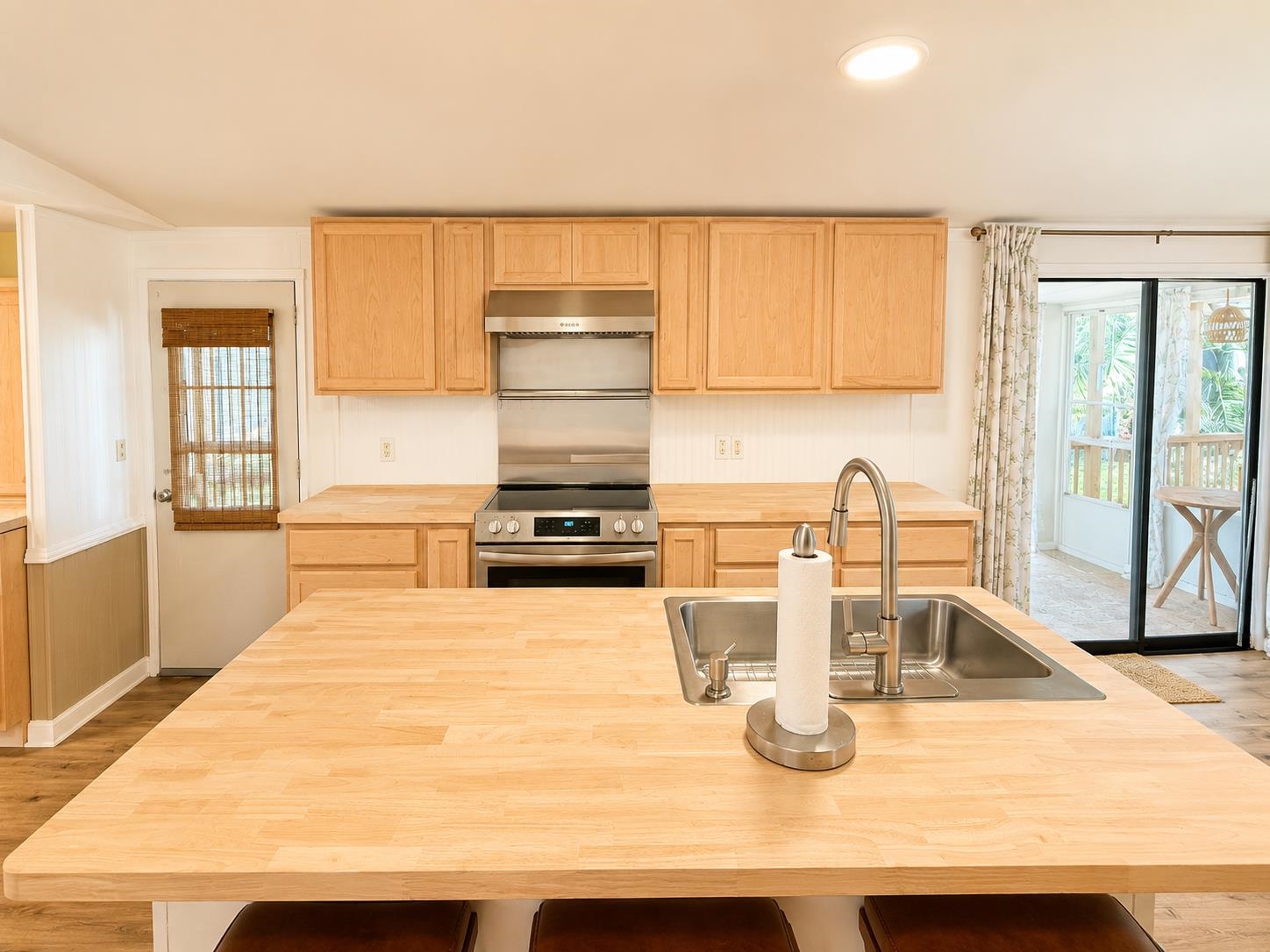 151 Crooked Island Circle Property Photo 3