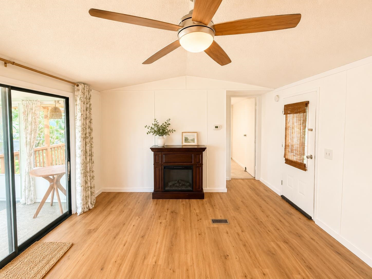 151 Crooked Island Circle Property Photo 4