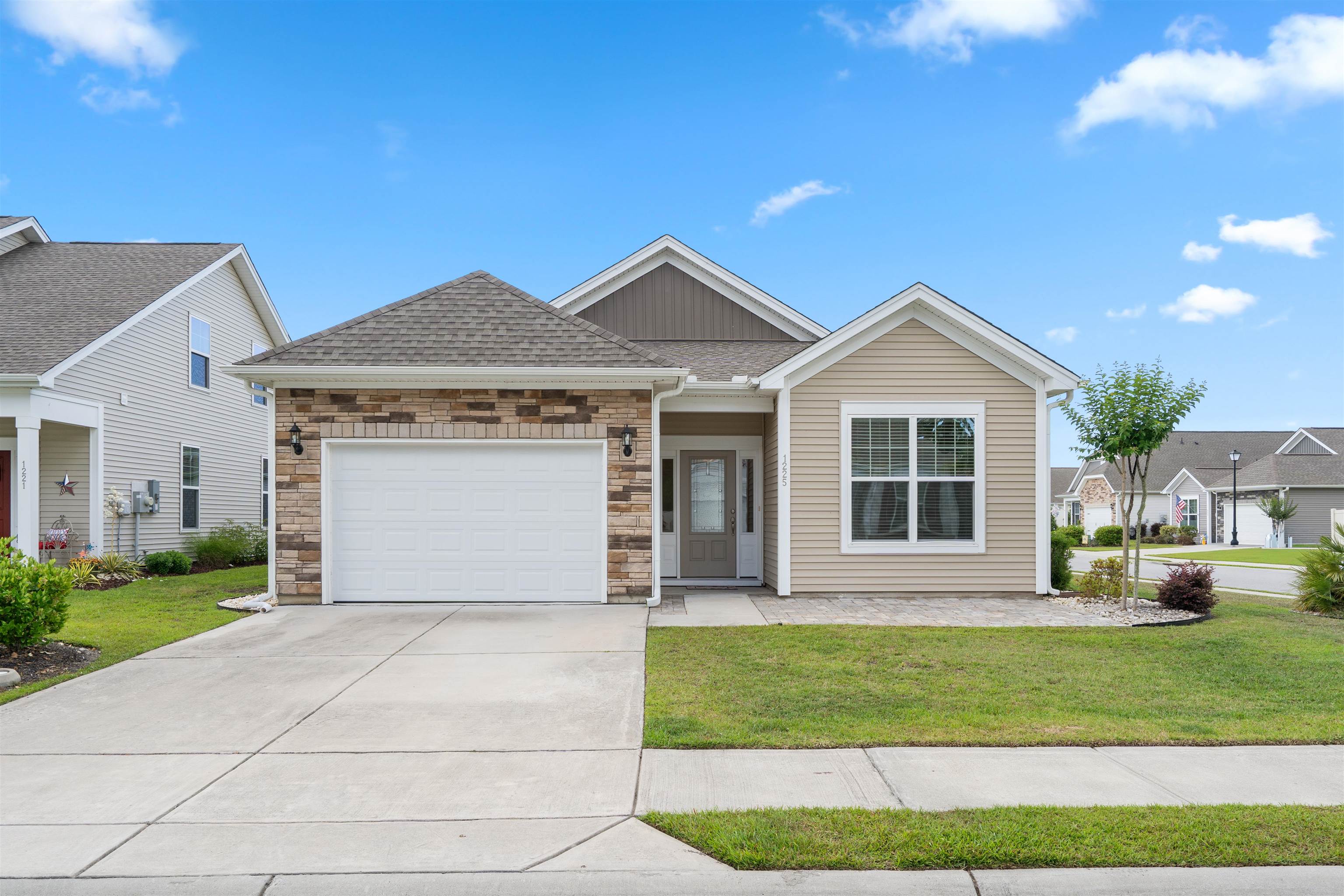 1225 Pyxie Moss Dr. Property Photo 1
