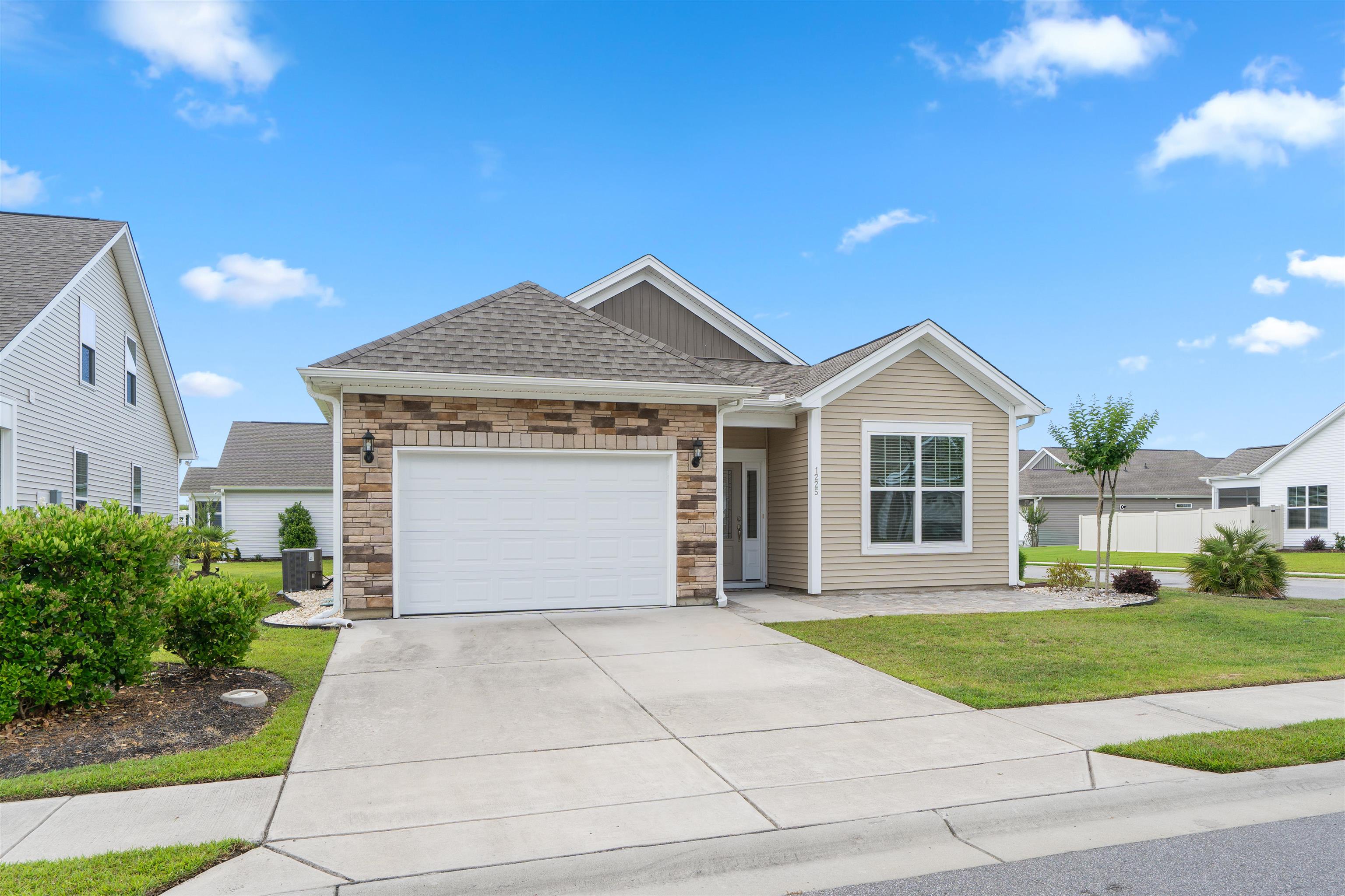 1225 Pyxie Moss Dr. Property Photo 5