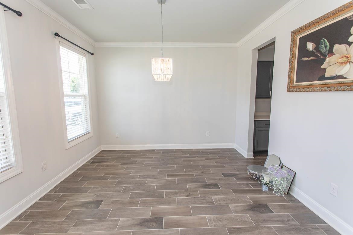 1594 Parish Way Property Photo 4