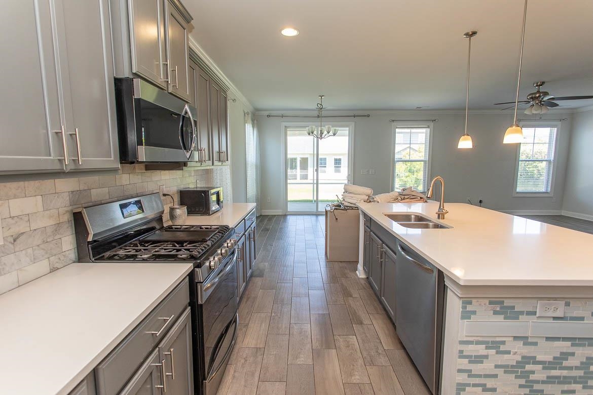 1594 Parish Way Property Photo 8