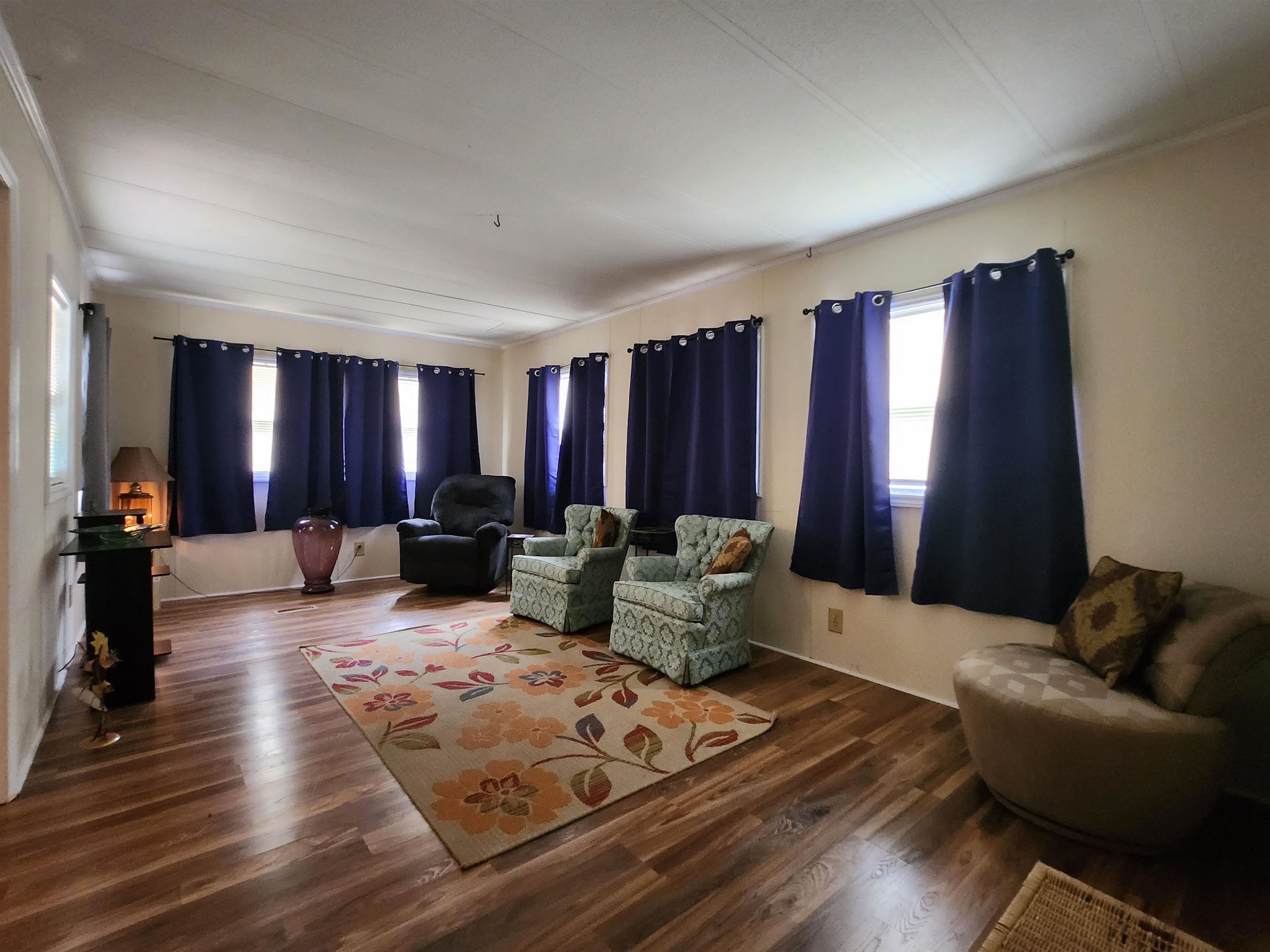 433 E Banks Dr. Property Photo 17
