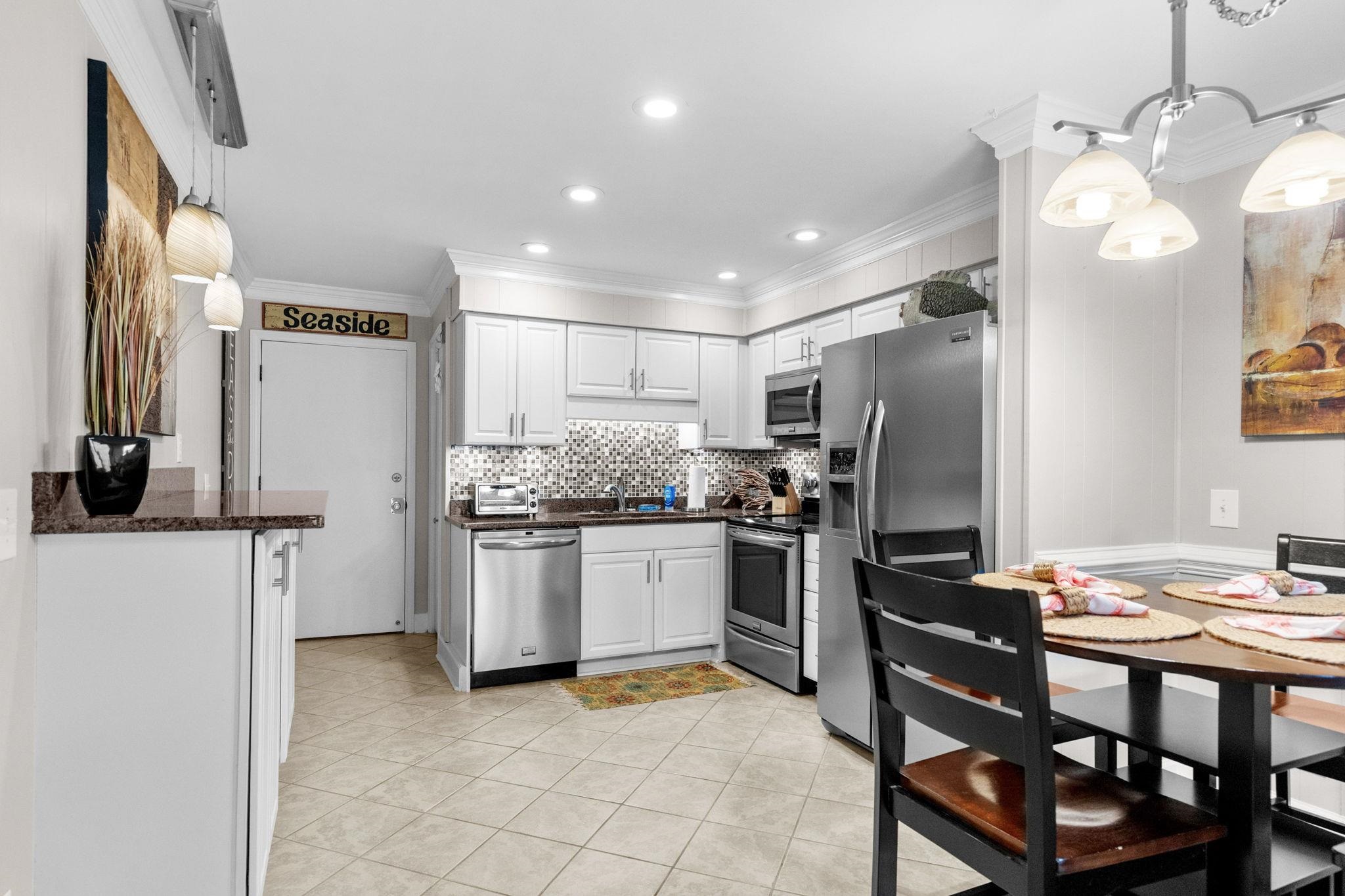 9660 Shore Dr. Property Photo 16