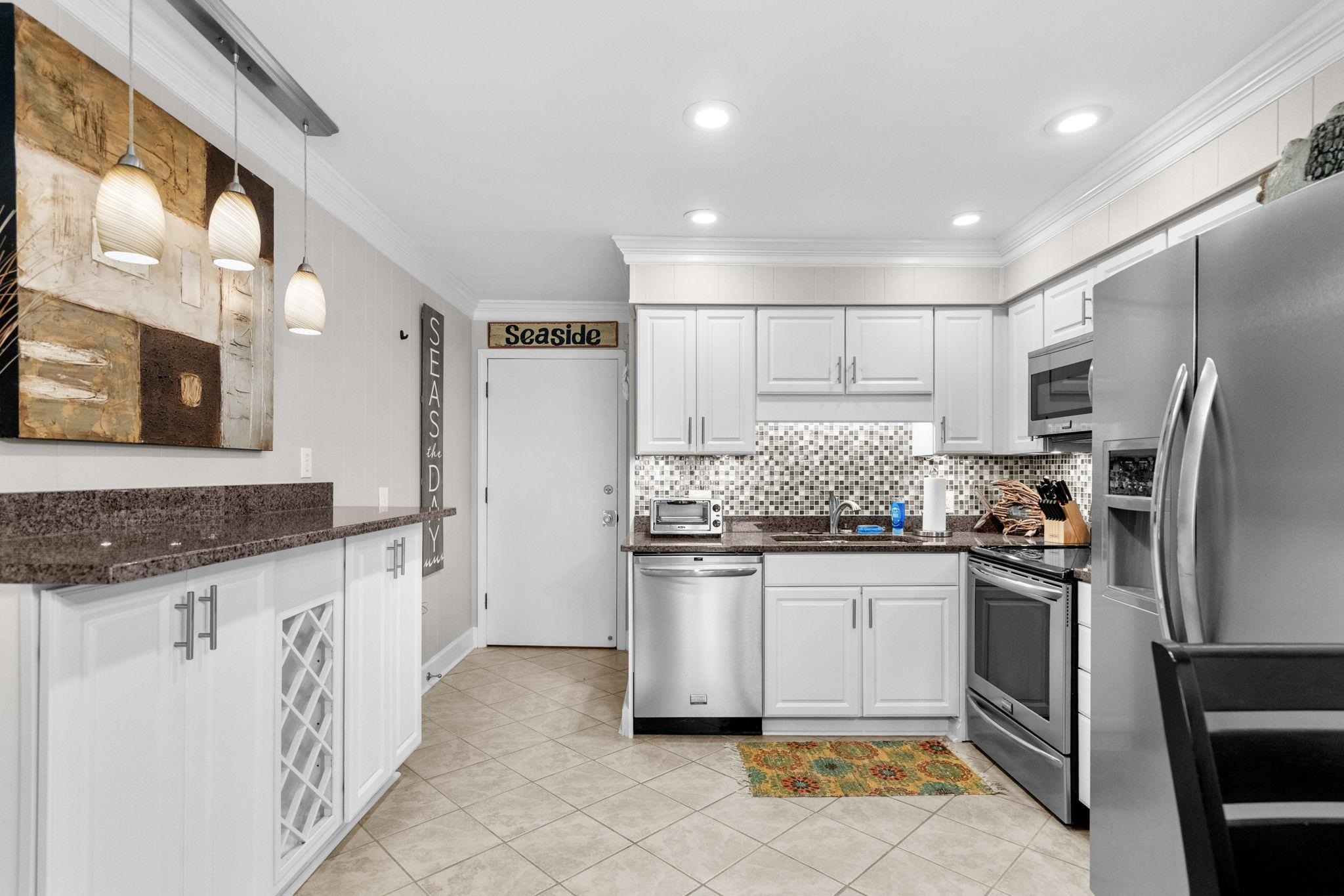 9660 Shore Dr. Property Photo 17