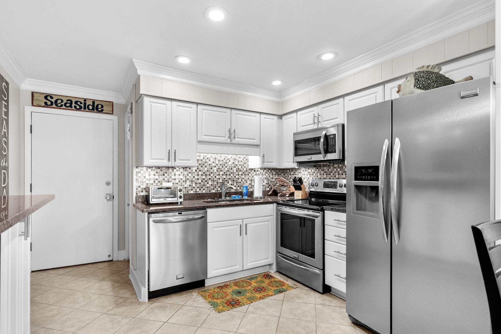 9660 Shore Dr. Property Photo 18