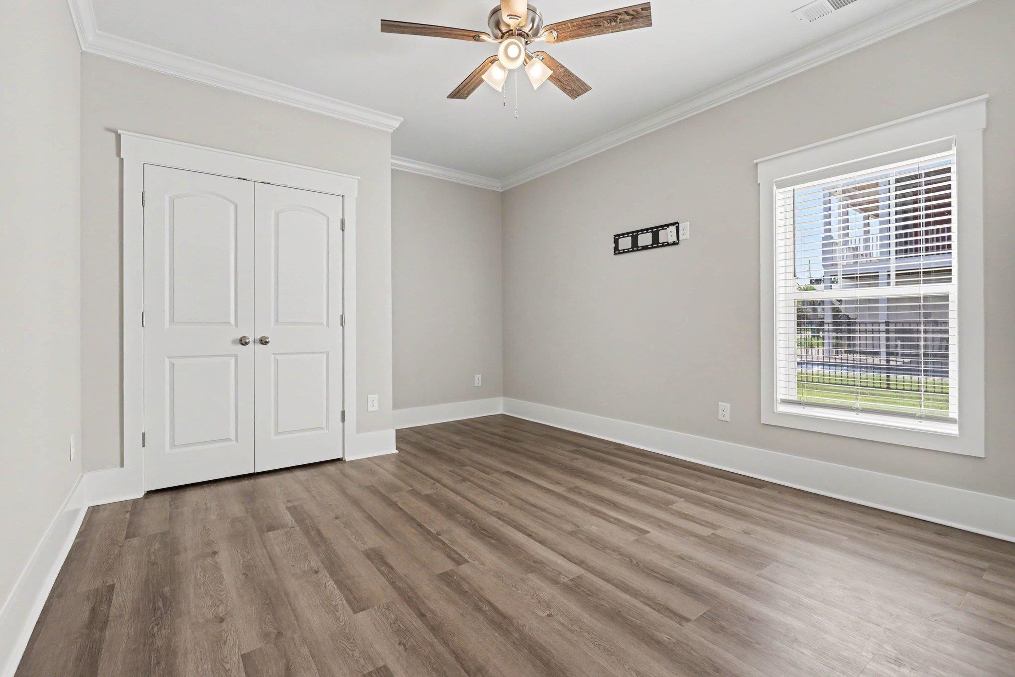 151 Mcilroy Ct. Property Photo 5