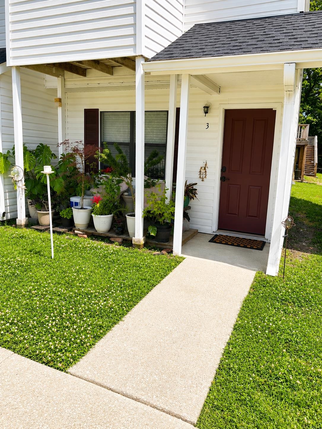 209 Cedar St. Property Photo 2