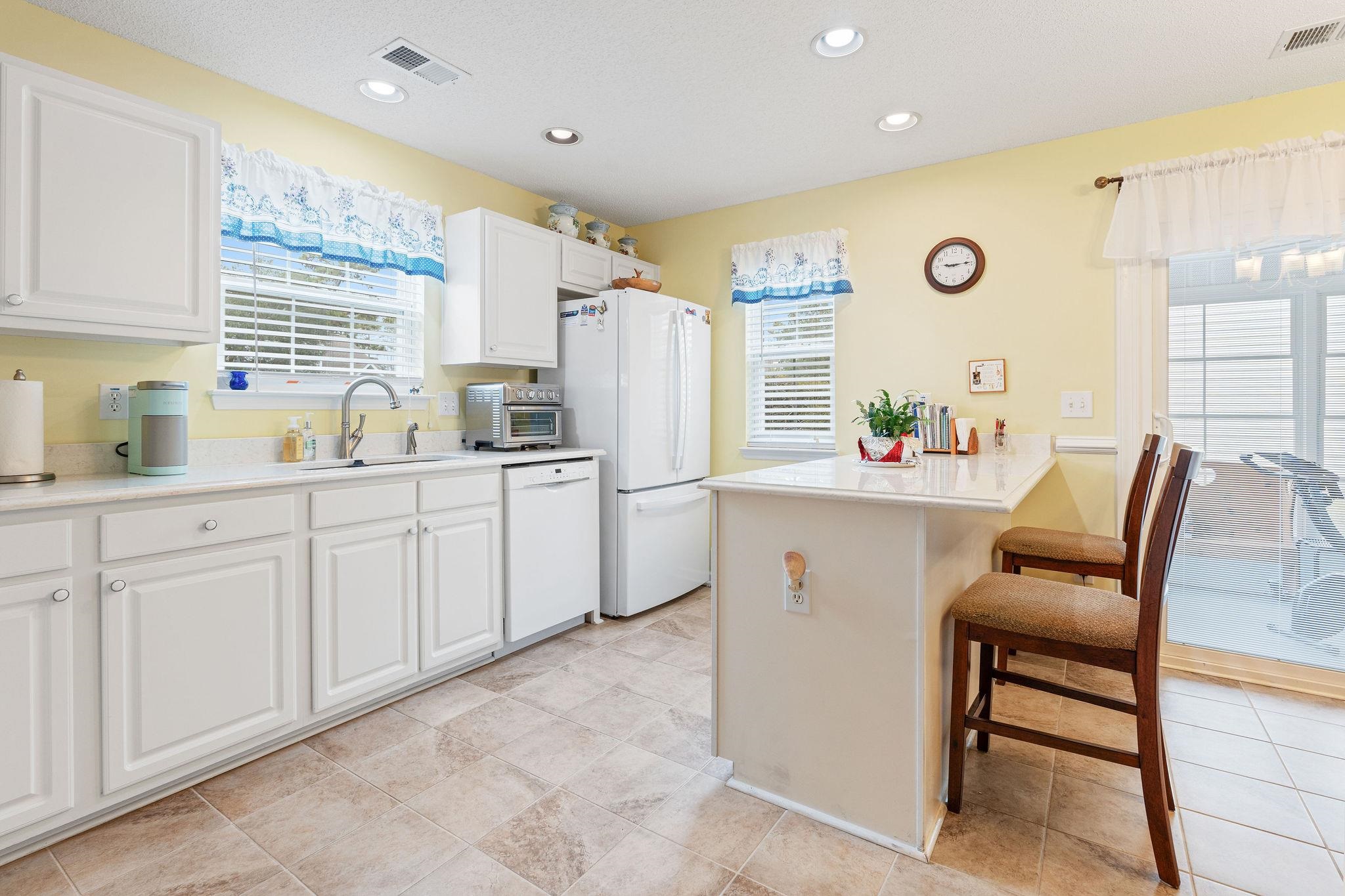 3530 Evergreen Way Property Photo 6