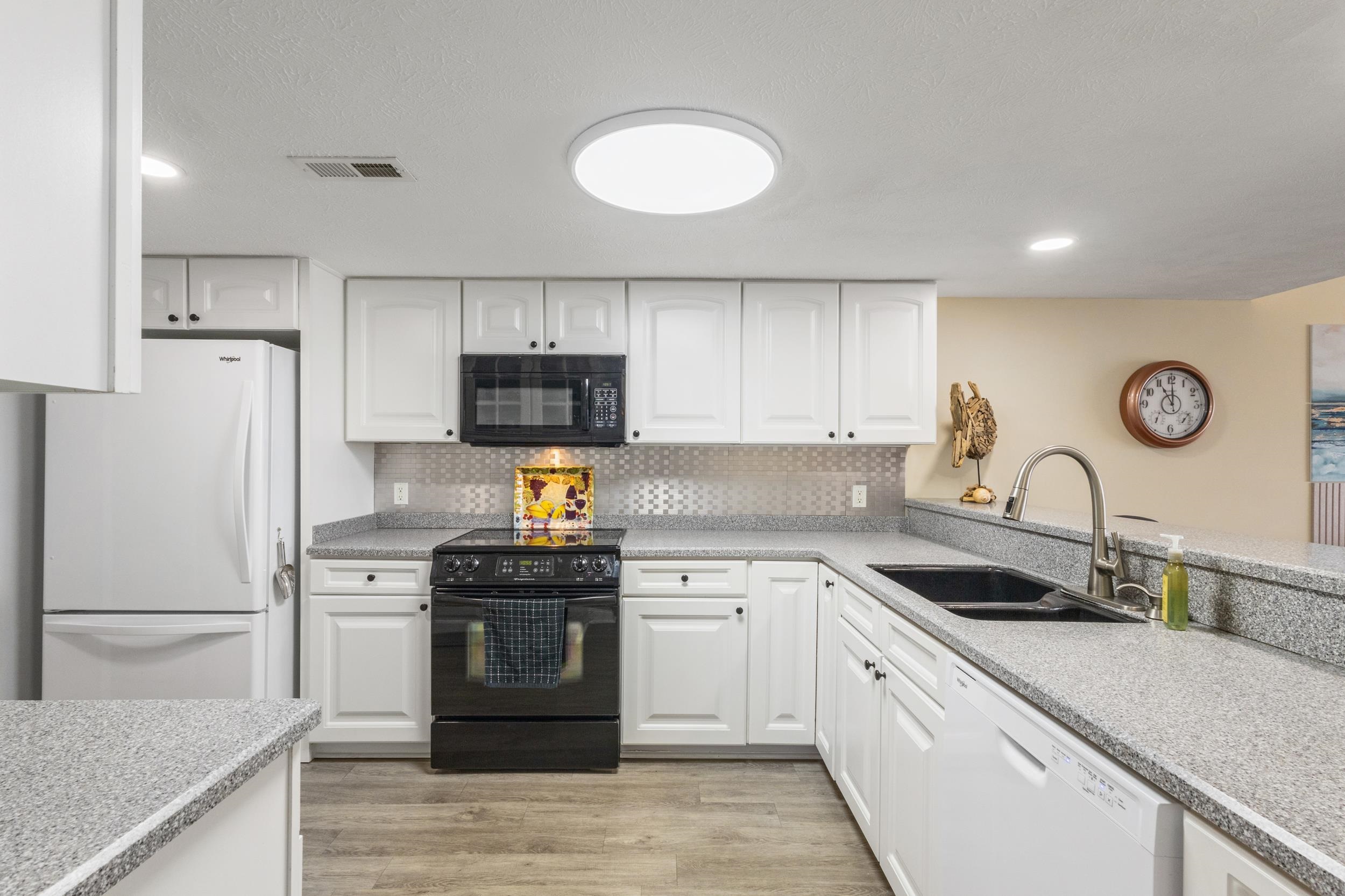 4390 Bimini Ct. Property Photo 4