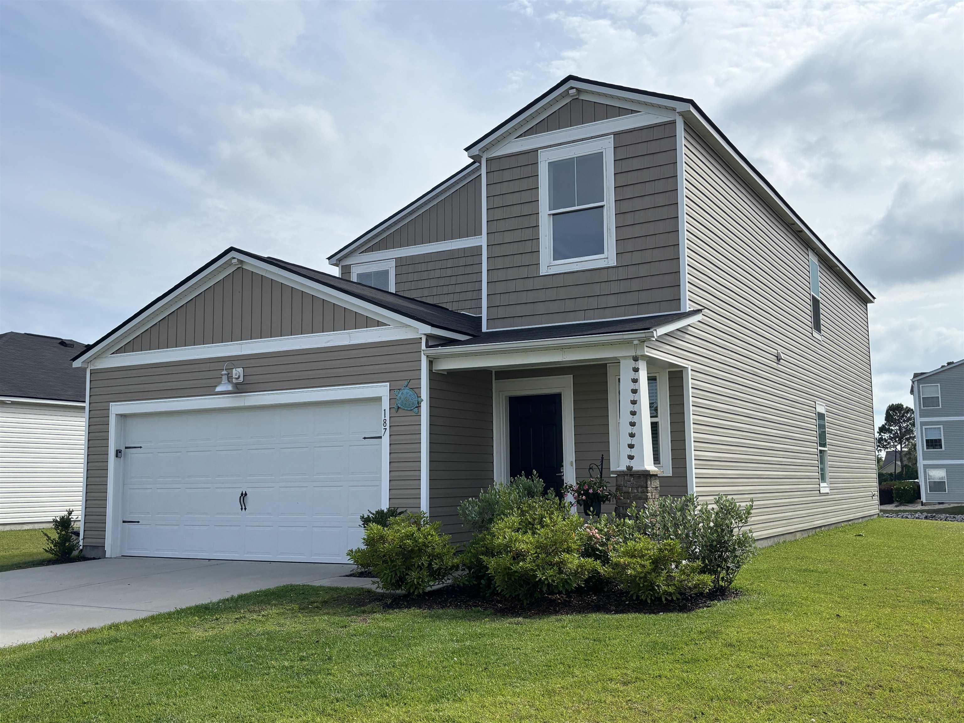 187 S Reindeer Rd. Property Photo 1