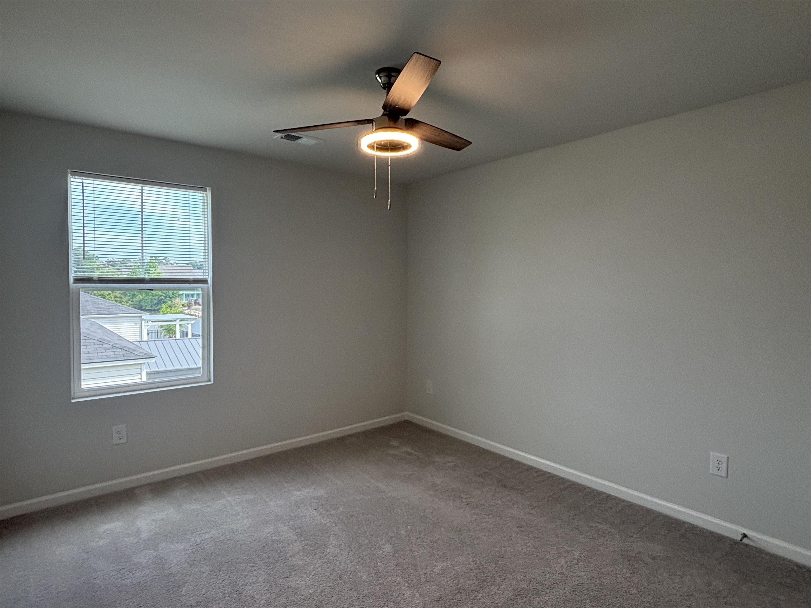 187 S Reindeer Rd. Property Photo 16