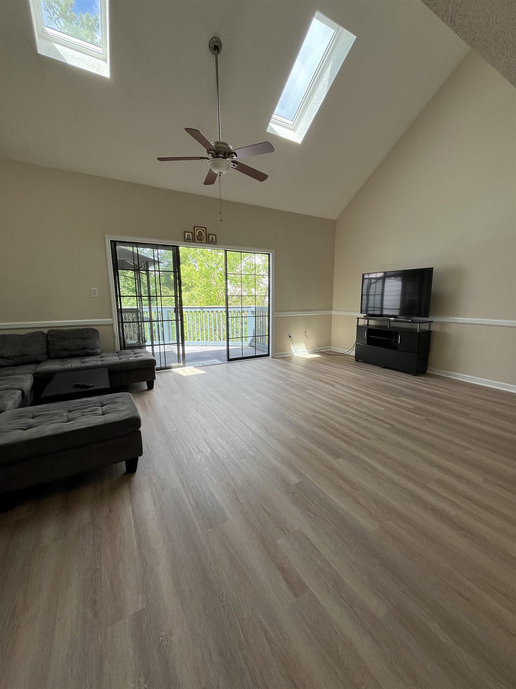4357 Spa Dr. Property Photo 7