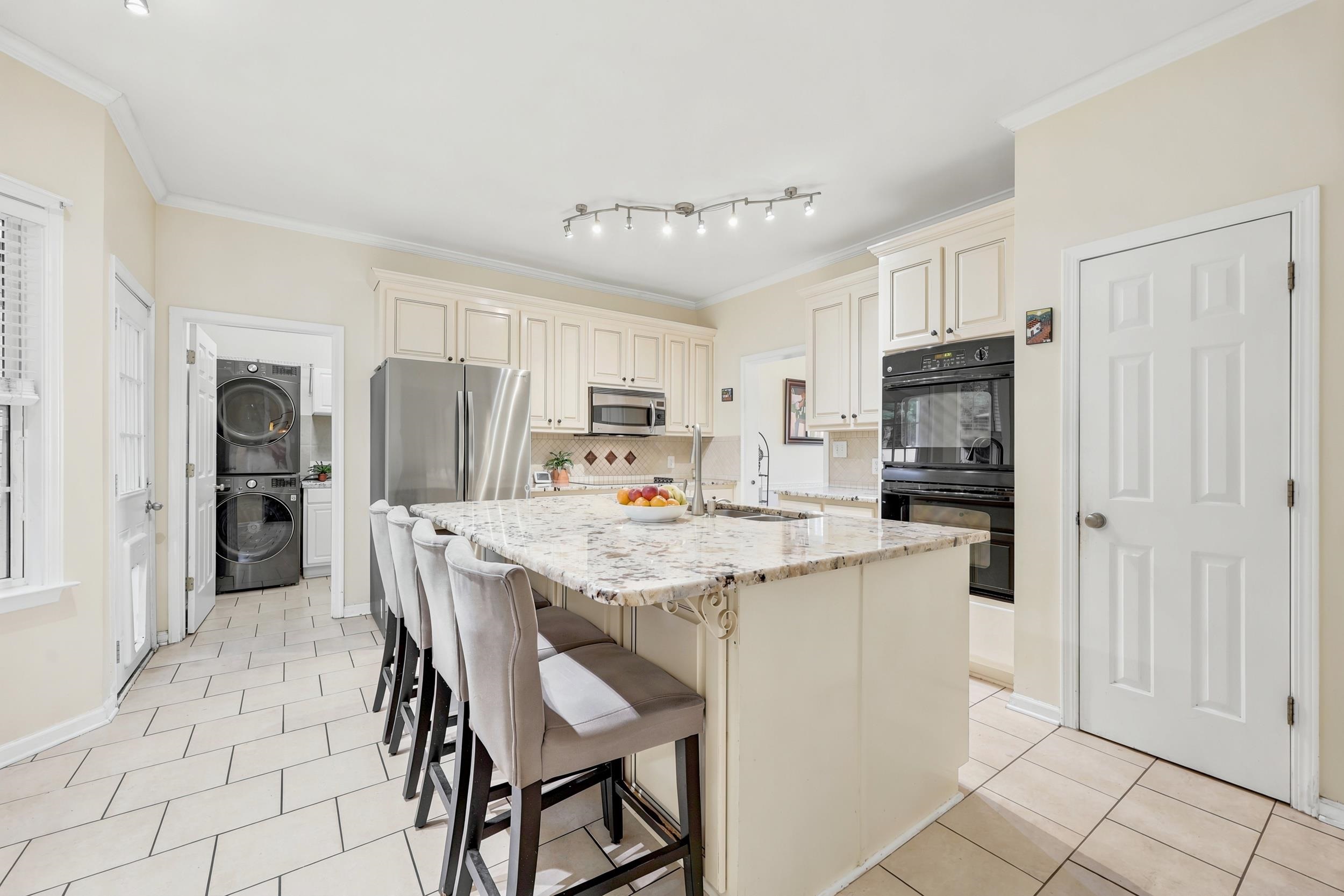 3955 Camden Dr. Property Photo 14