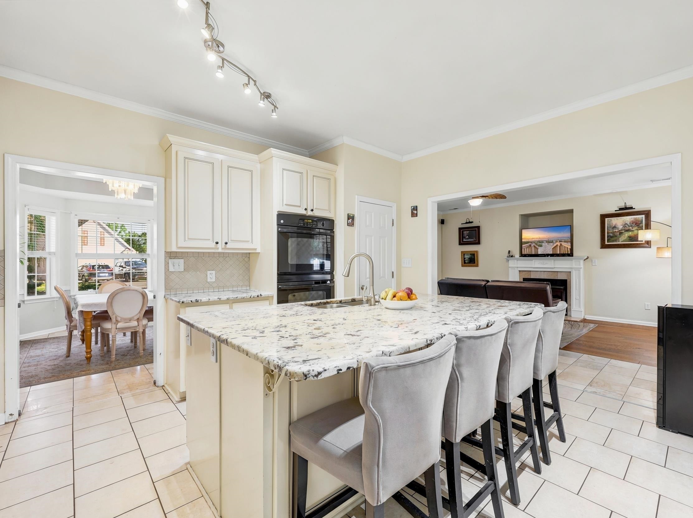 3955 Camden Dr. Property Photo 15