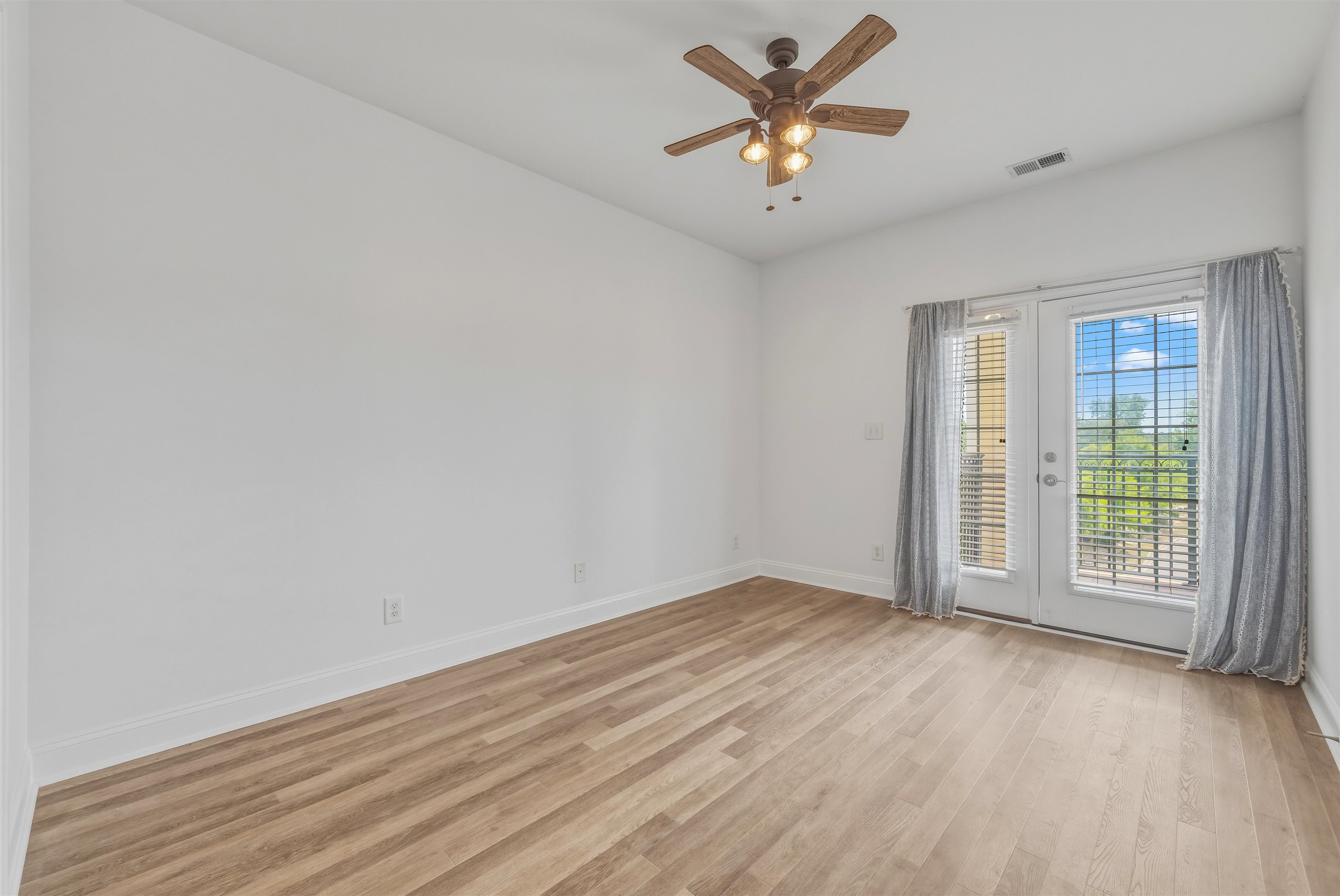 4302 Grande Harbour Blvd. Property Photo 39