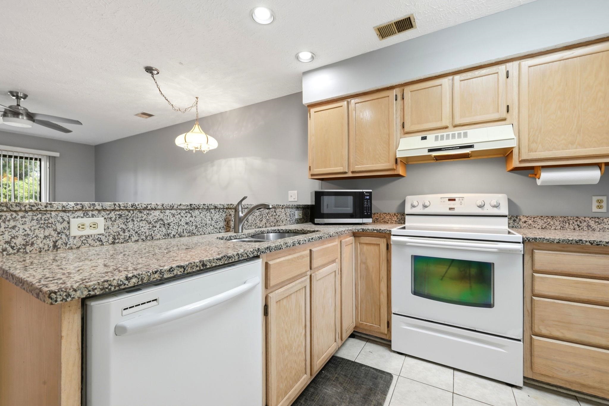 4101 Pinehurst Circle Property Photo 6