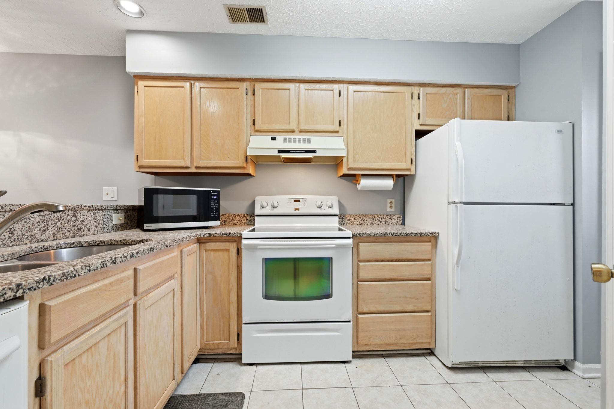 4101 Pinehurst Circle Property Photo 7