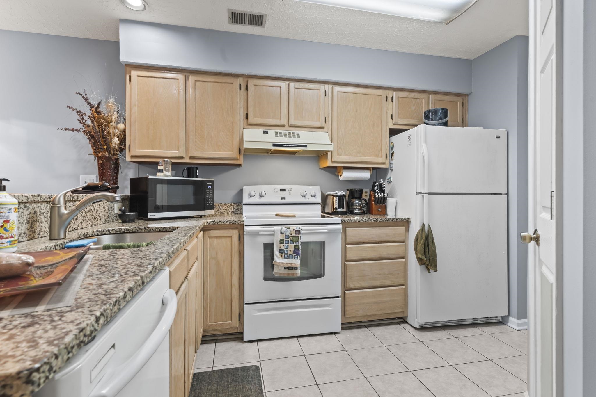 4101 Pinehurst Circle Property Photo 8