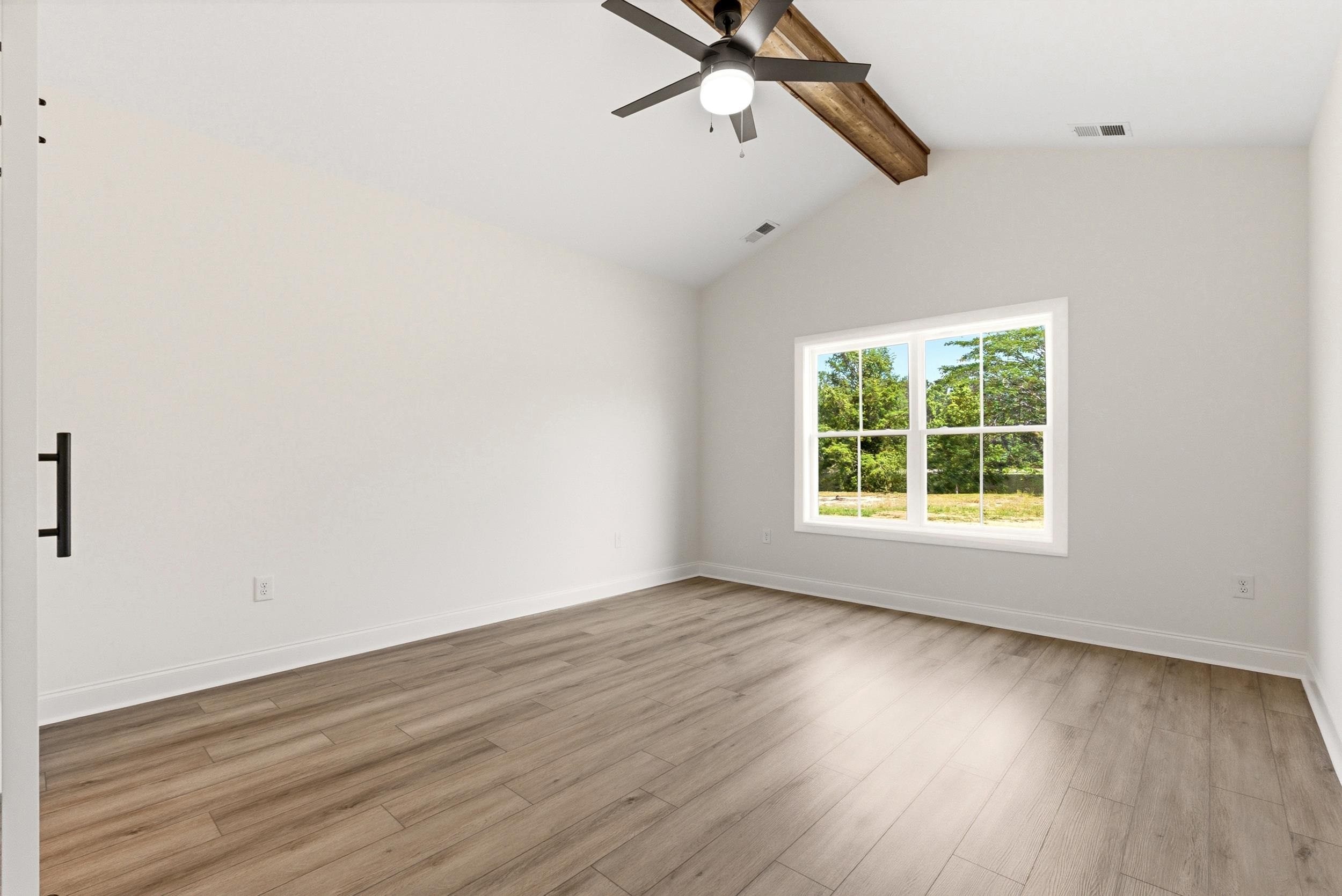 1035 Martin Ln. Property Photo 18