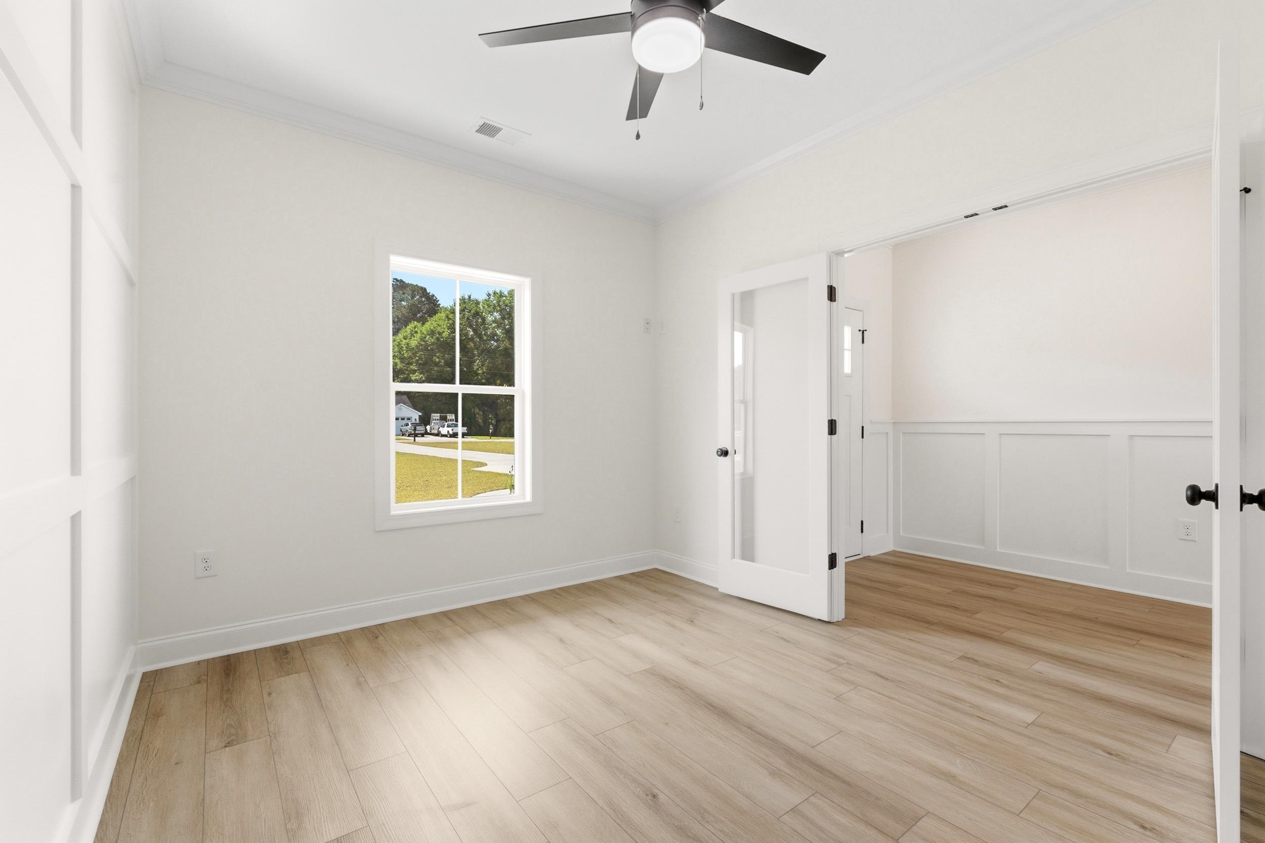 1035 Martin Ln. Property Photo 26