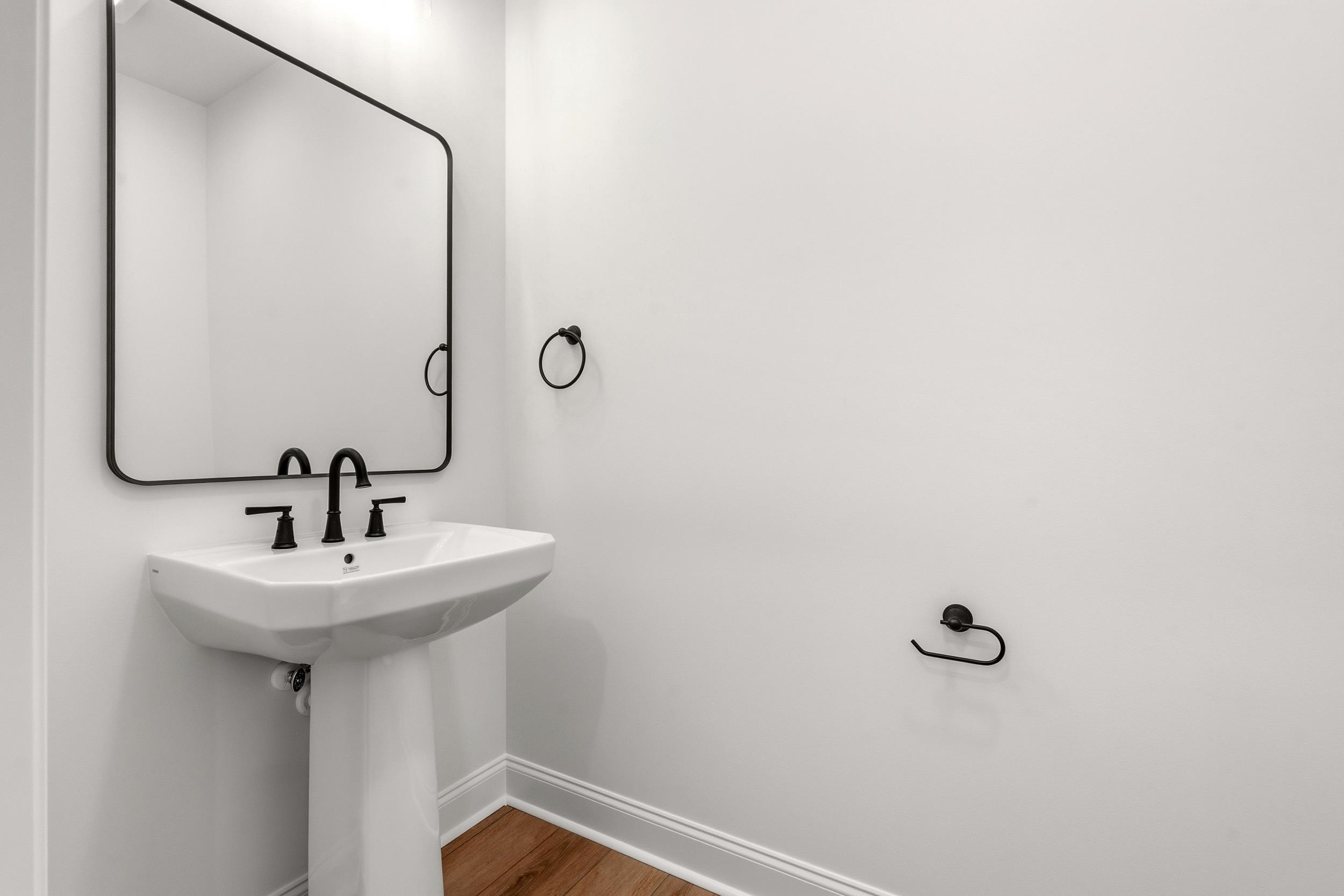 1035 Martin Ln. Property Photo 28