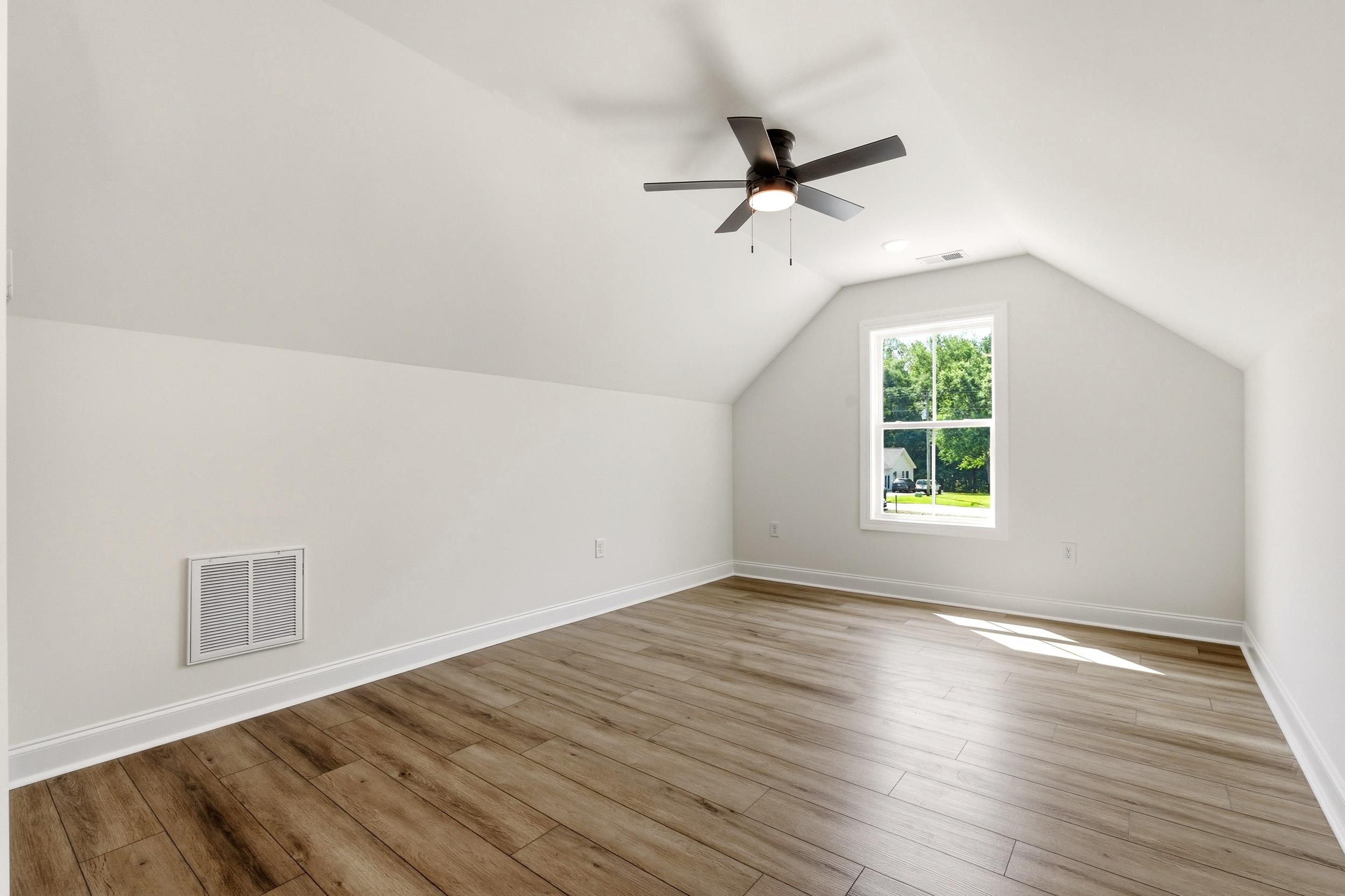 1035 Martin Ln. Property Photo 36