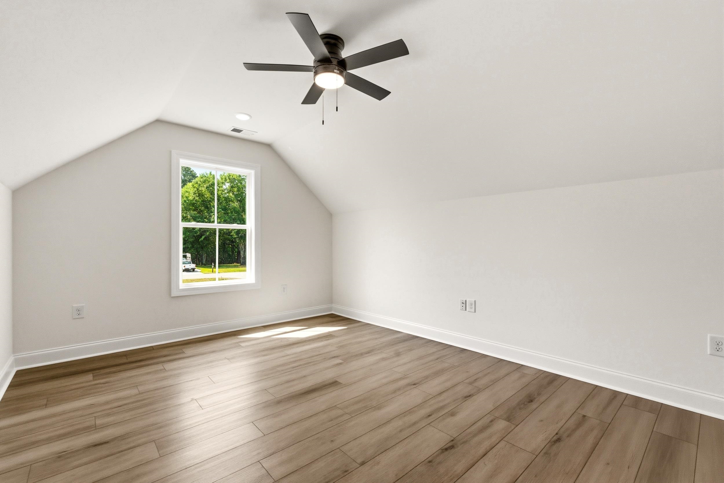 1035 Martin Ln. Property Photo 37