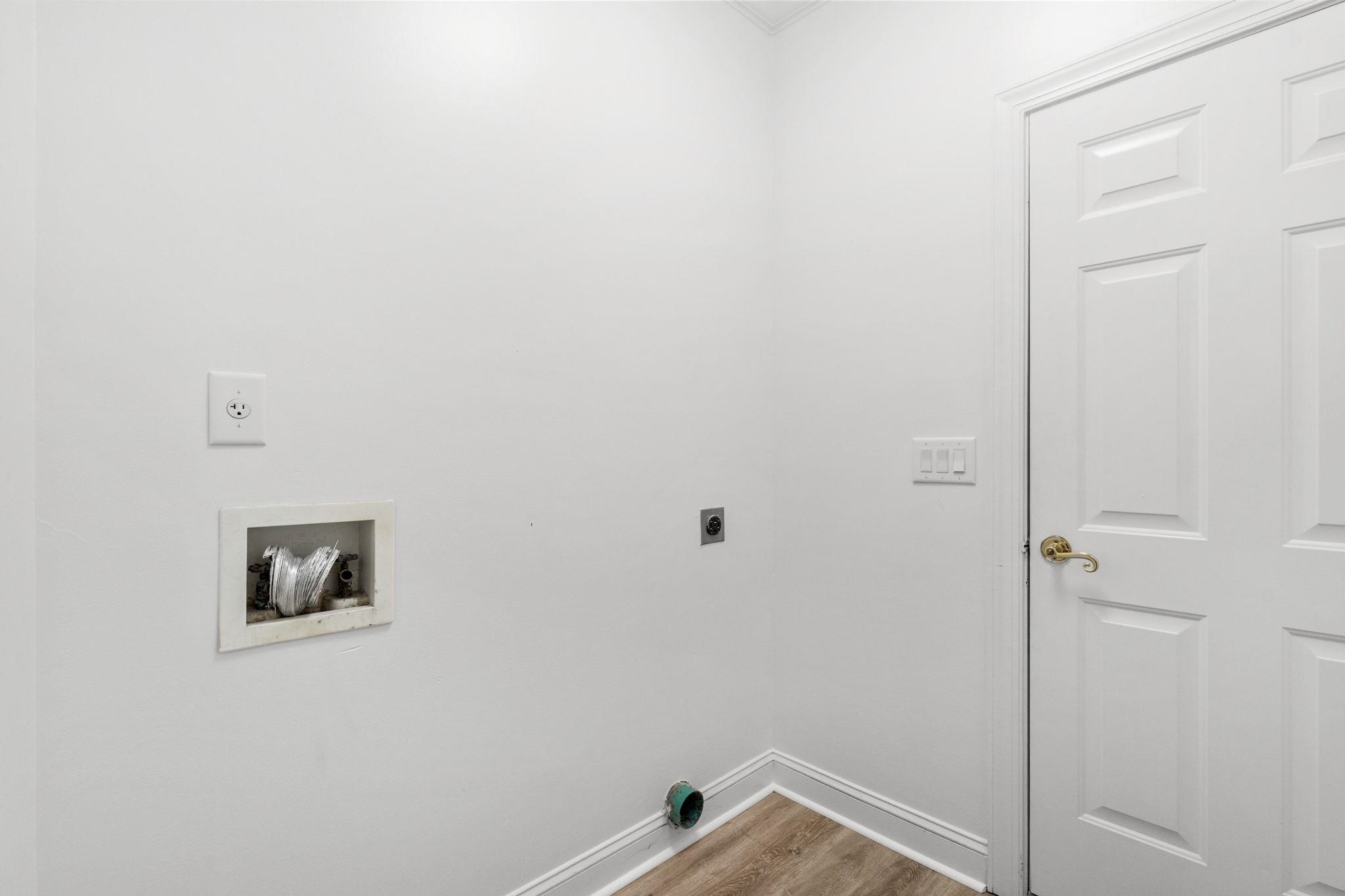 3602 Brampton Dr. Property Photo 36